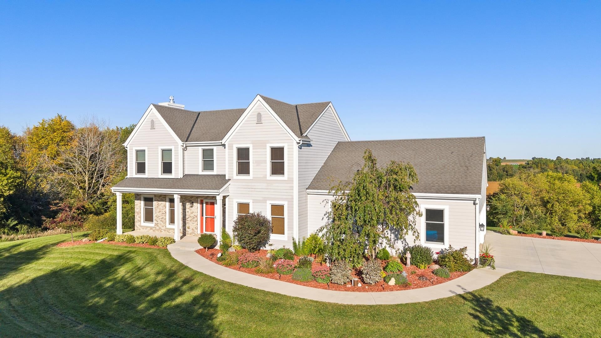 9660 Skyline Drive, Wayne, WI 53002