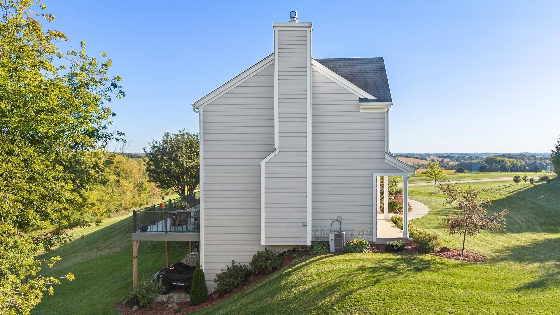 9660 Skyline Drive, Wayne, WI 53002