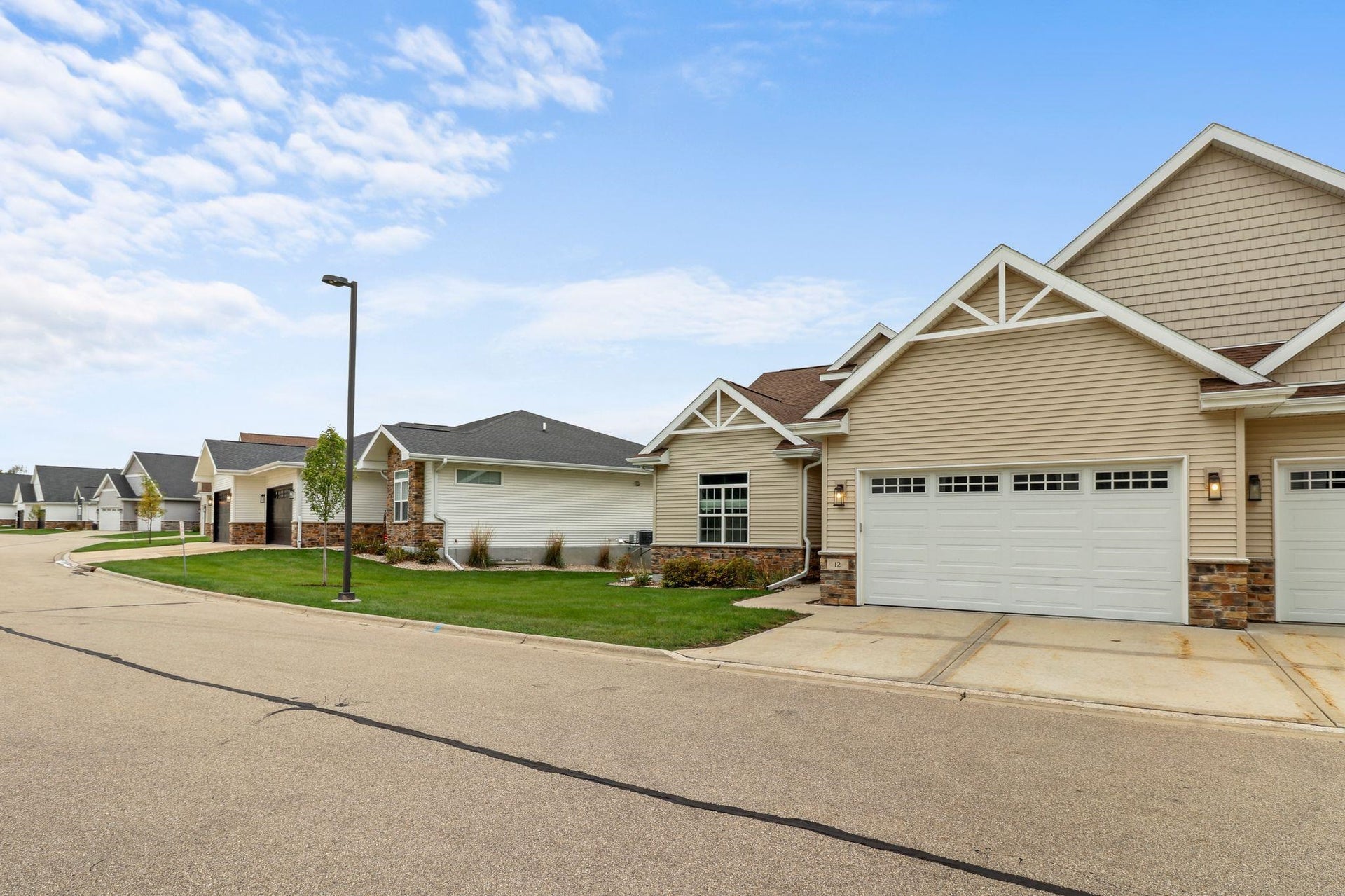 12 Prince Way, Fitchburg, WI 53711