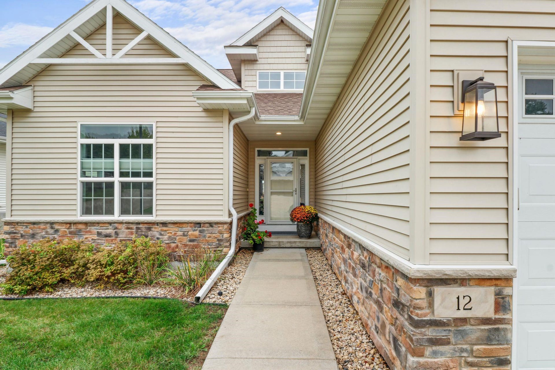 12 Prince Way, Fitchburg, WI 53711