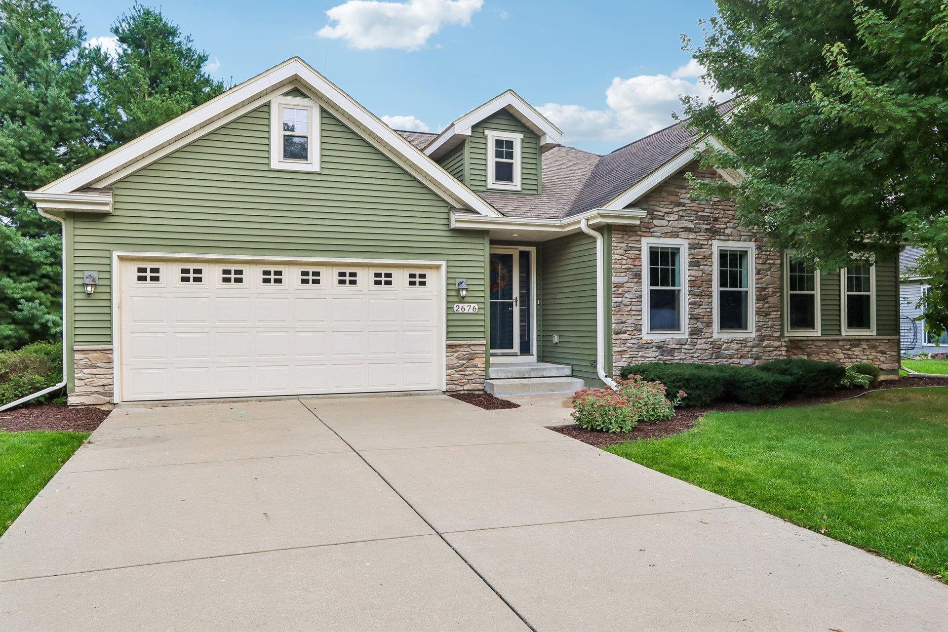 2676 Oak Knoll Drive, Fitchburg, WI 53711