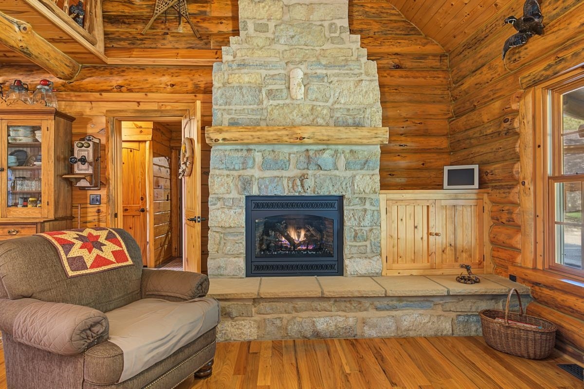 9854 Us Hwy 18, Patch Grove, WI 53816