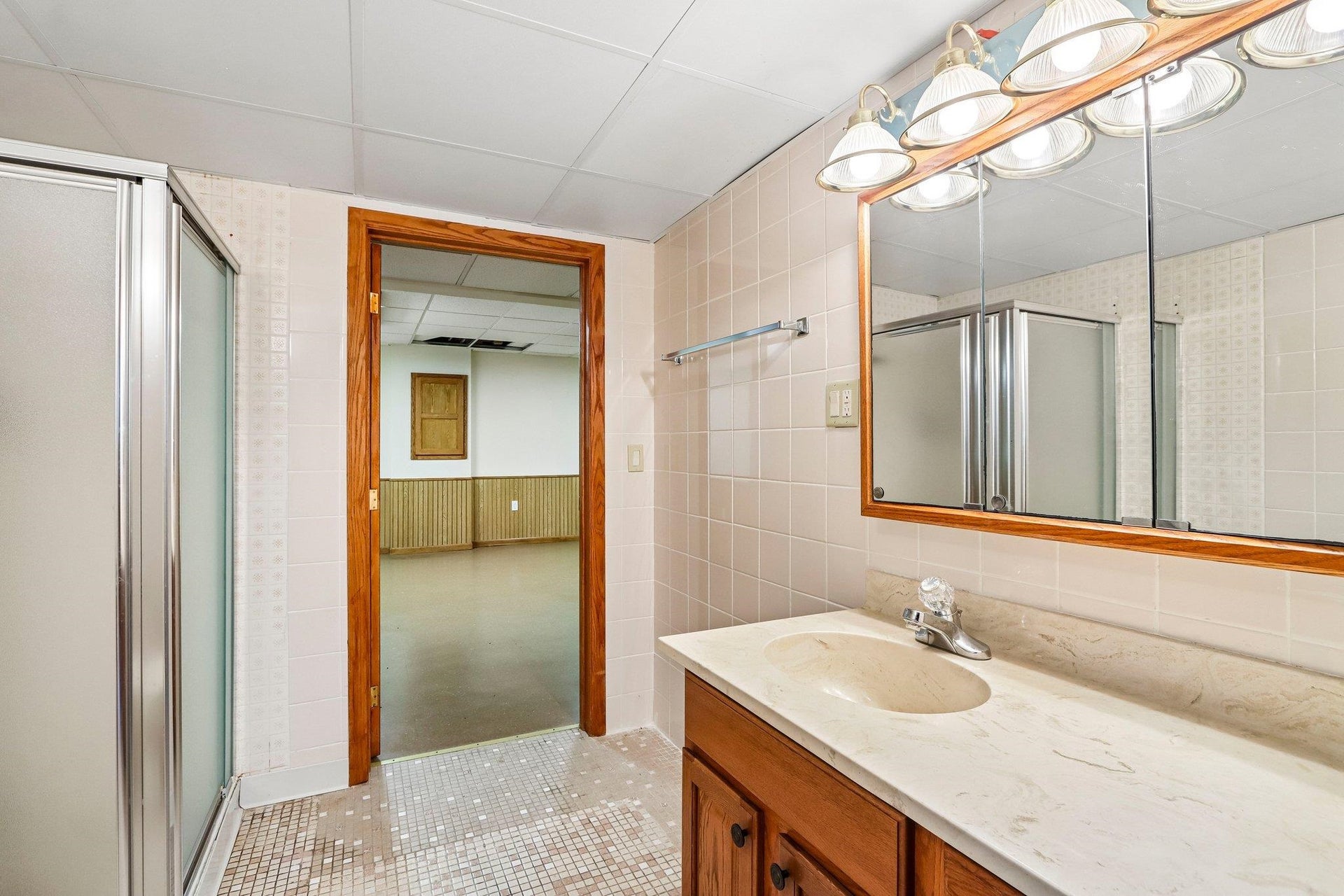 6006 Greentree Road, Madison, WI 53711