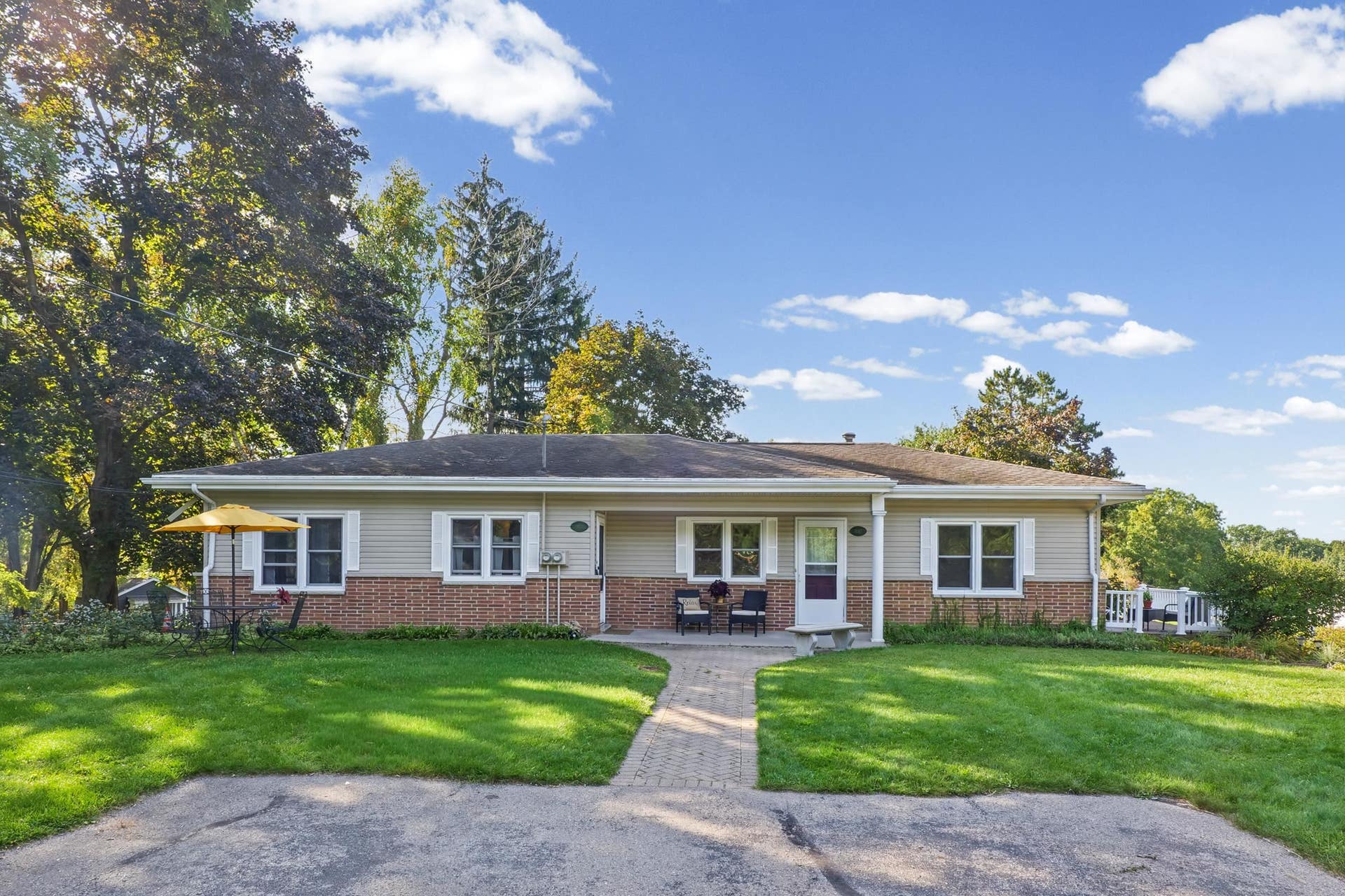 W1145 &1147 Lillian Street, Brooklyn, WI 54941
