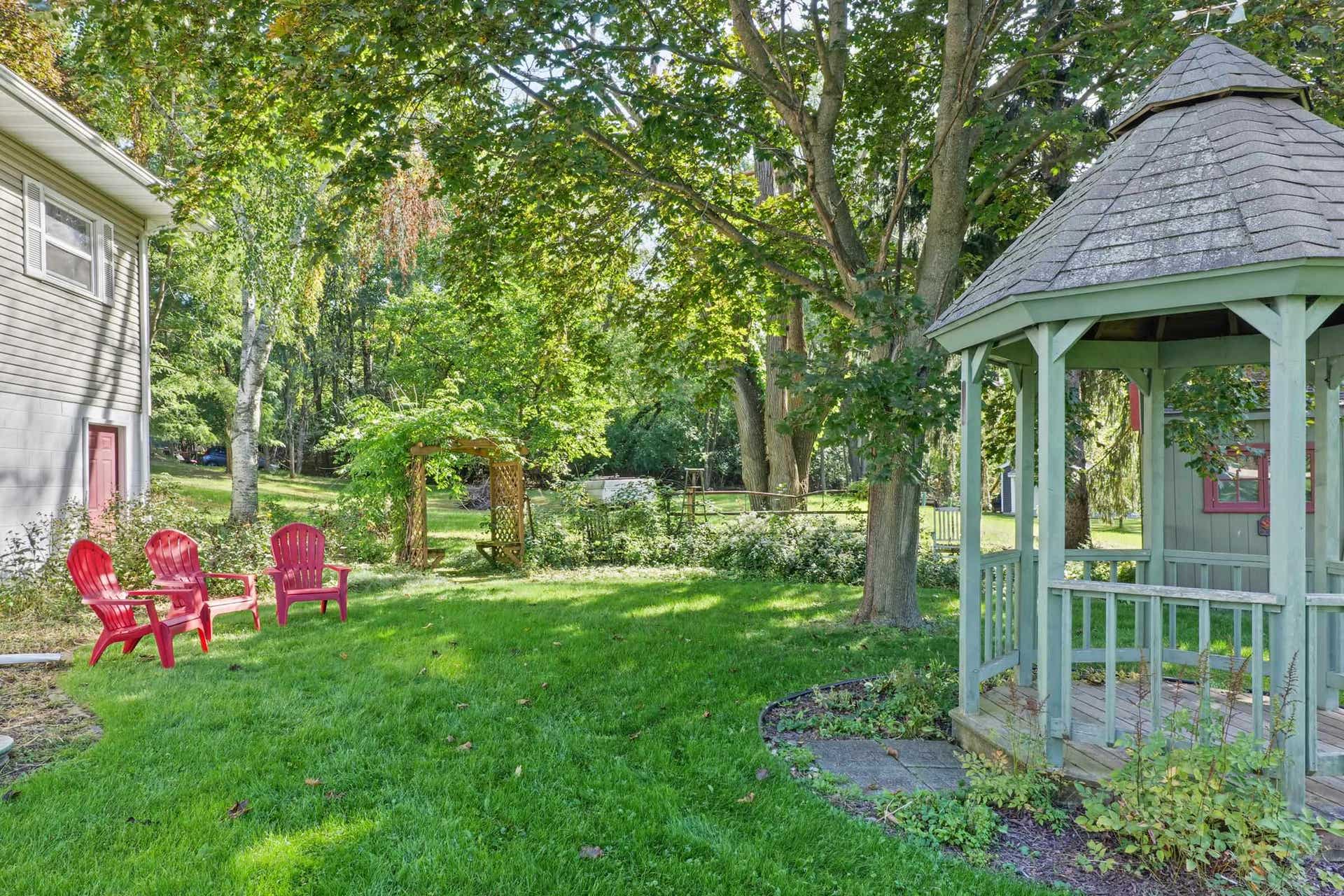 W1145 &1147 Lillian Street, Brooklyn, WI 54941