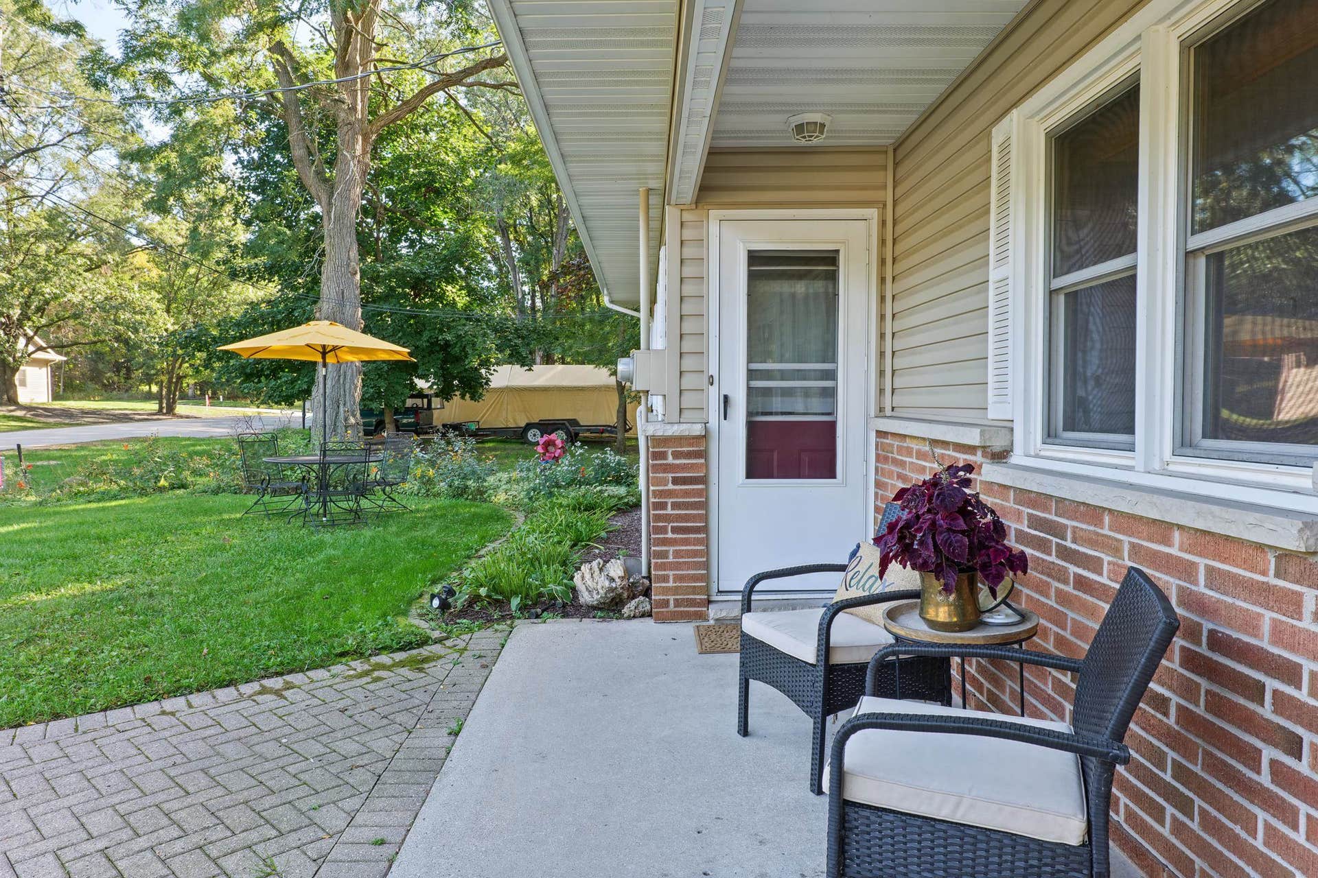 W1145 &1147 Lillian Street, Brooklyn, WI 54941