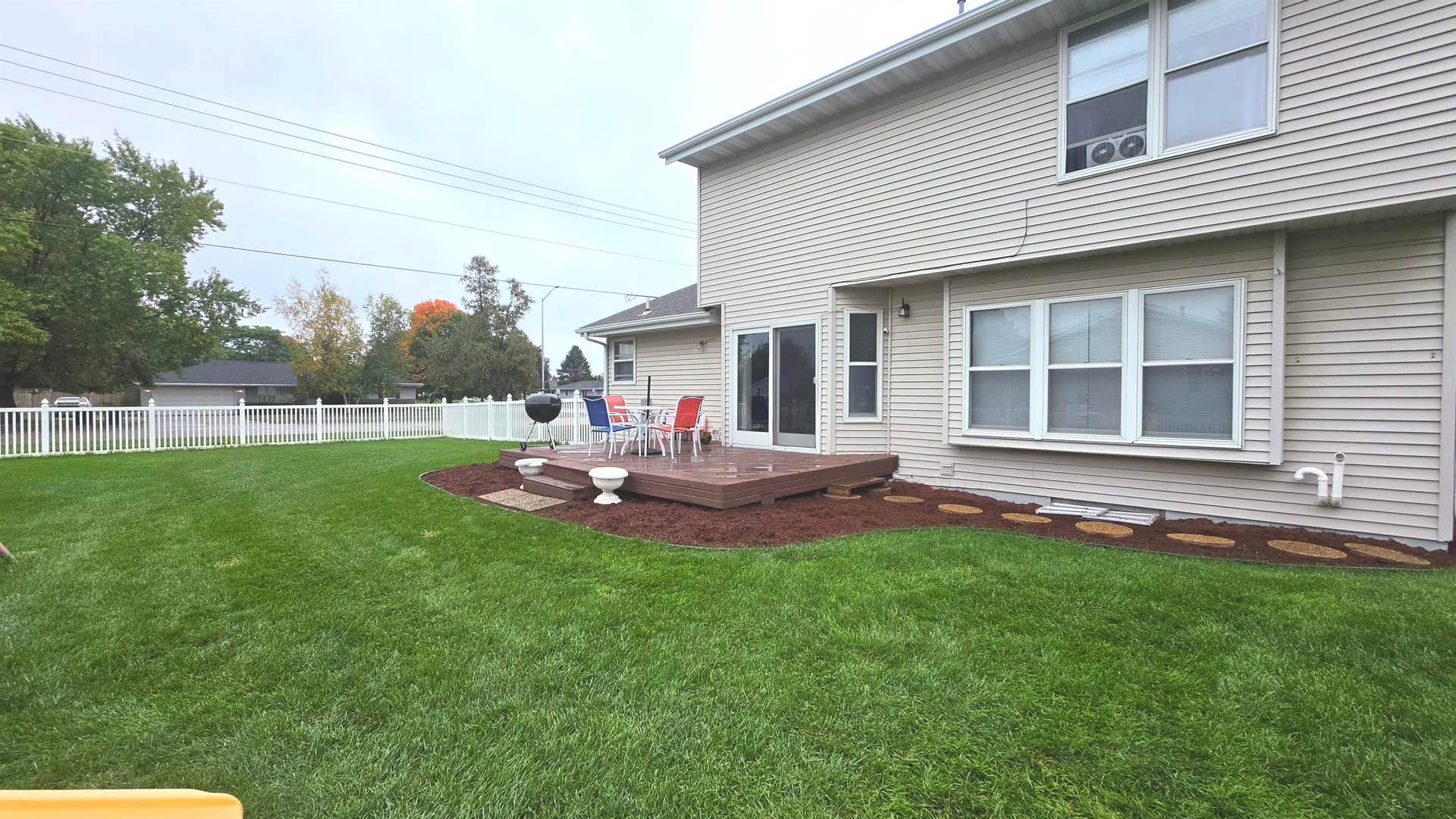 1304 N Wuthering Hills Drive, Janesville, WI 53546