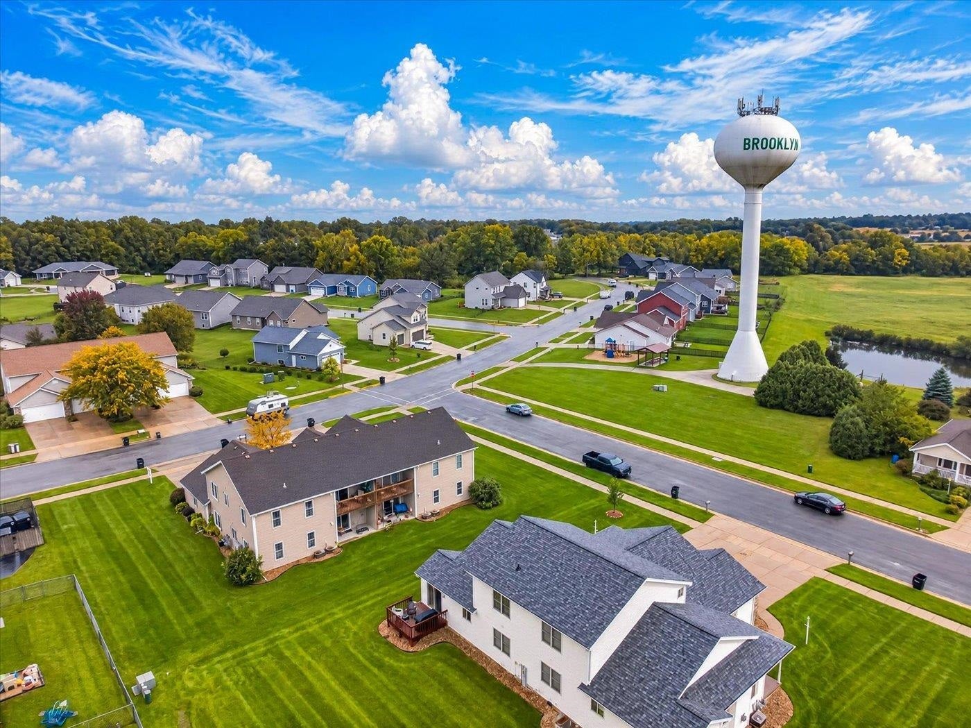 215 Douglas Drive, Brooklyn, WI 53521