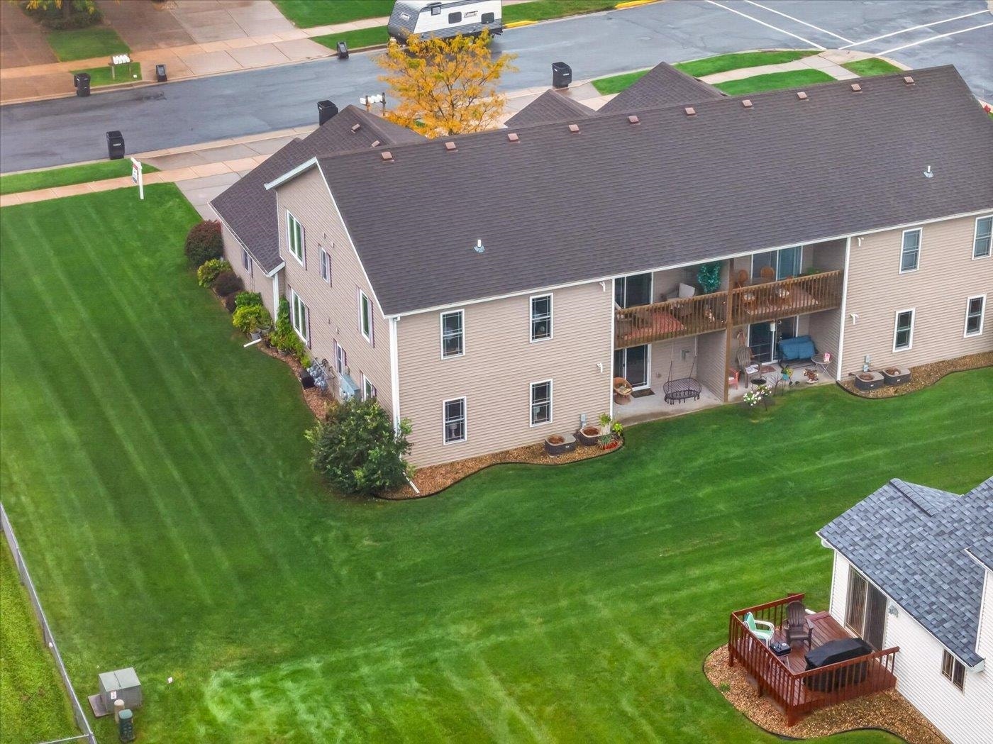 215 Douglas Drive, Brooklyn, WI 53521