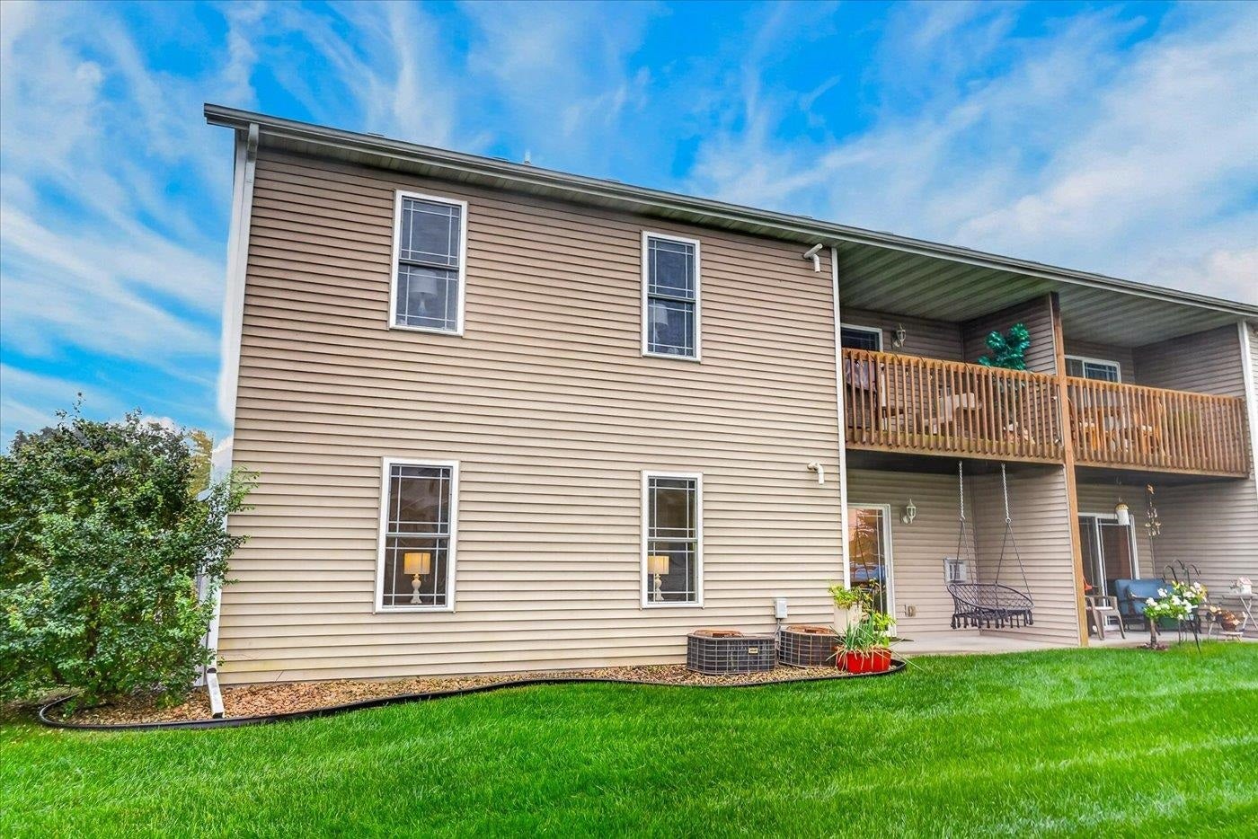 215 Douglas Drive, Brooklyn, WI 53521