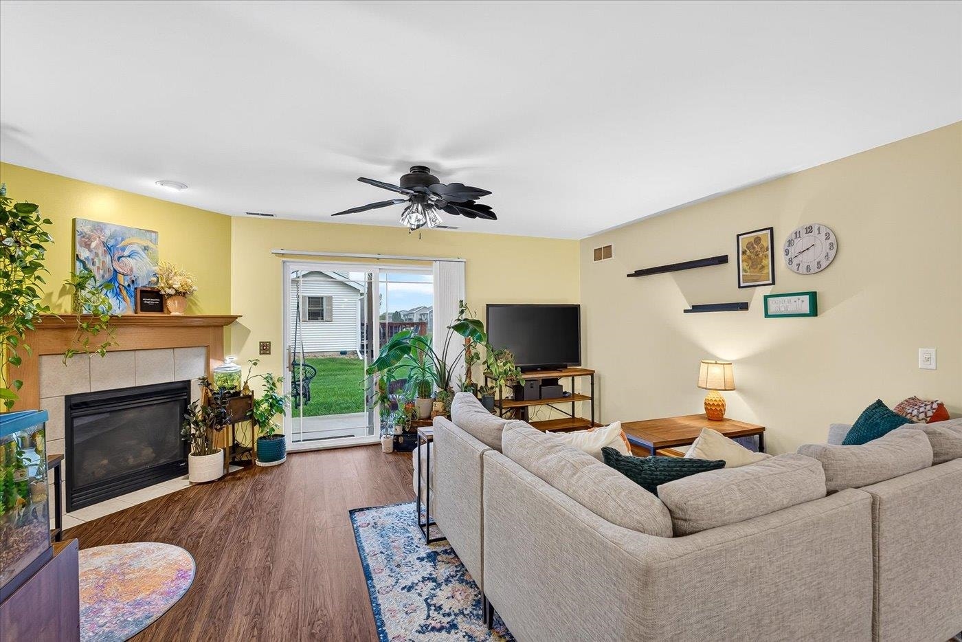 215 Douglas Drive, Brooklyn, WI 53521