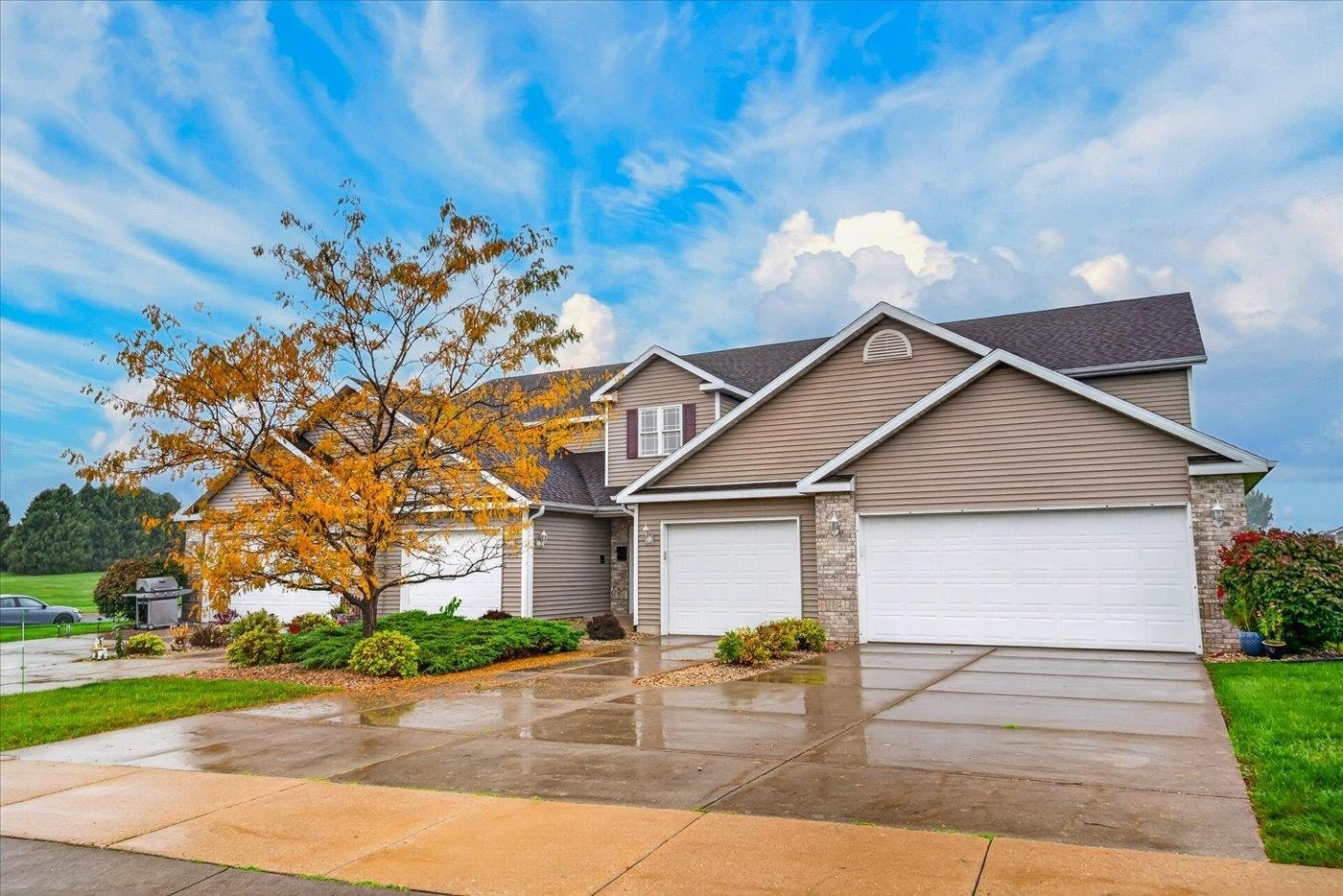 215 Douglas Drive, Brooklyn, WI 53521