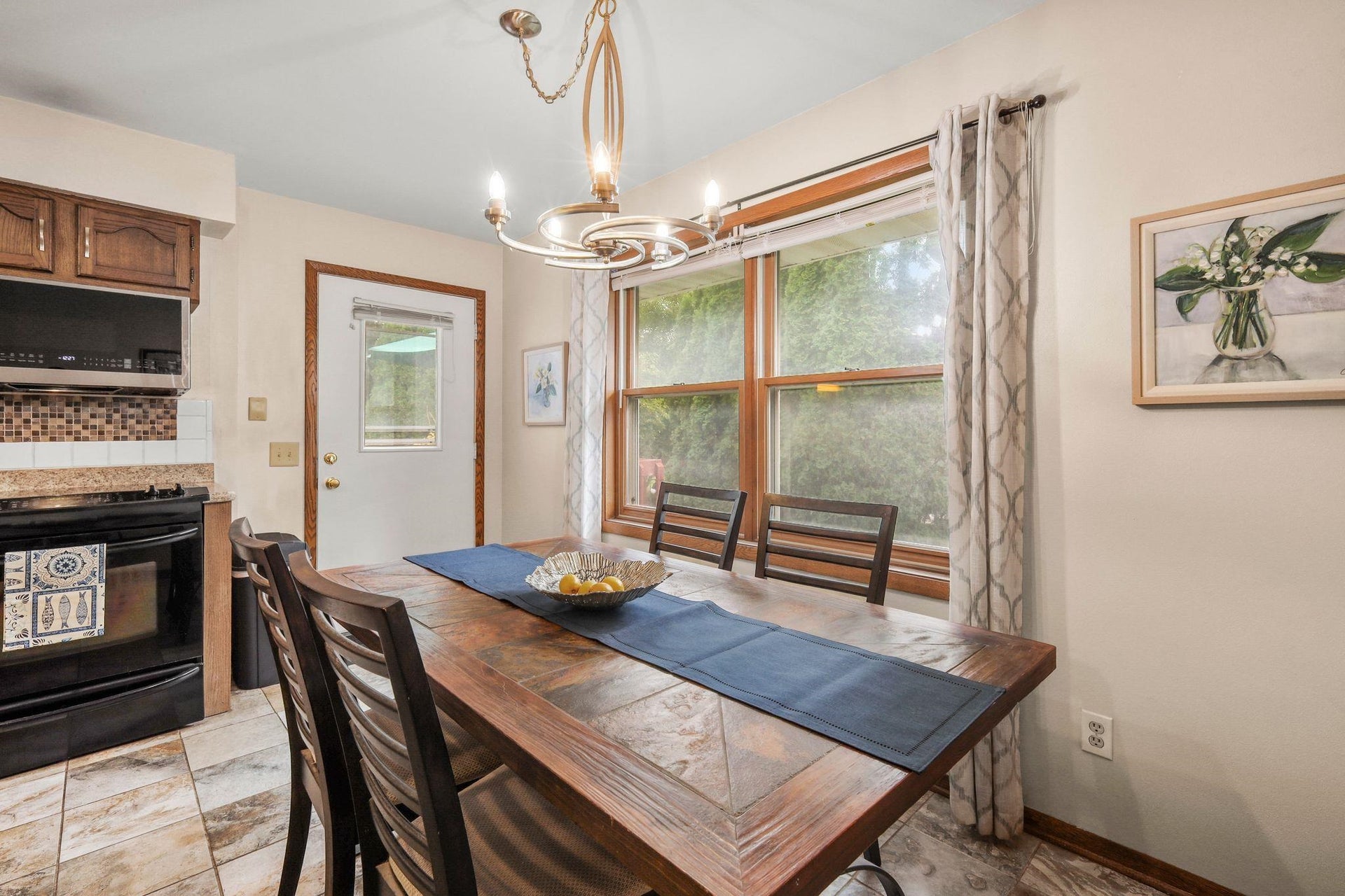 2933 Muir Field Road, Madison, WI 53719