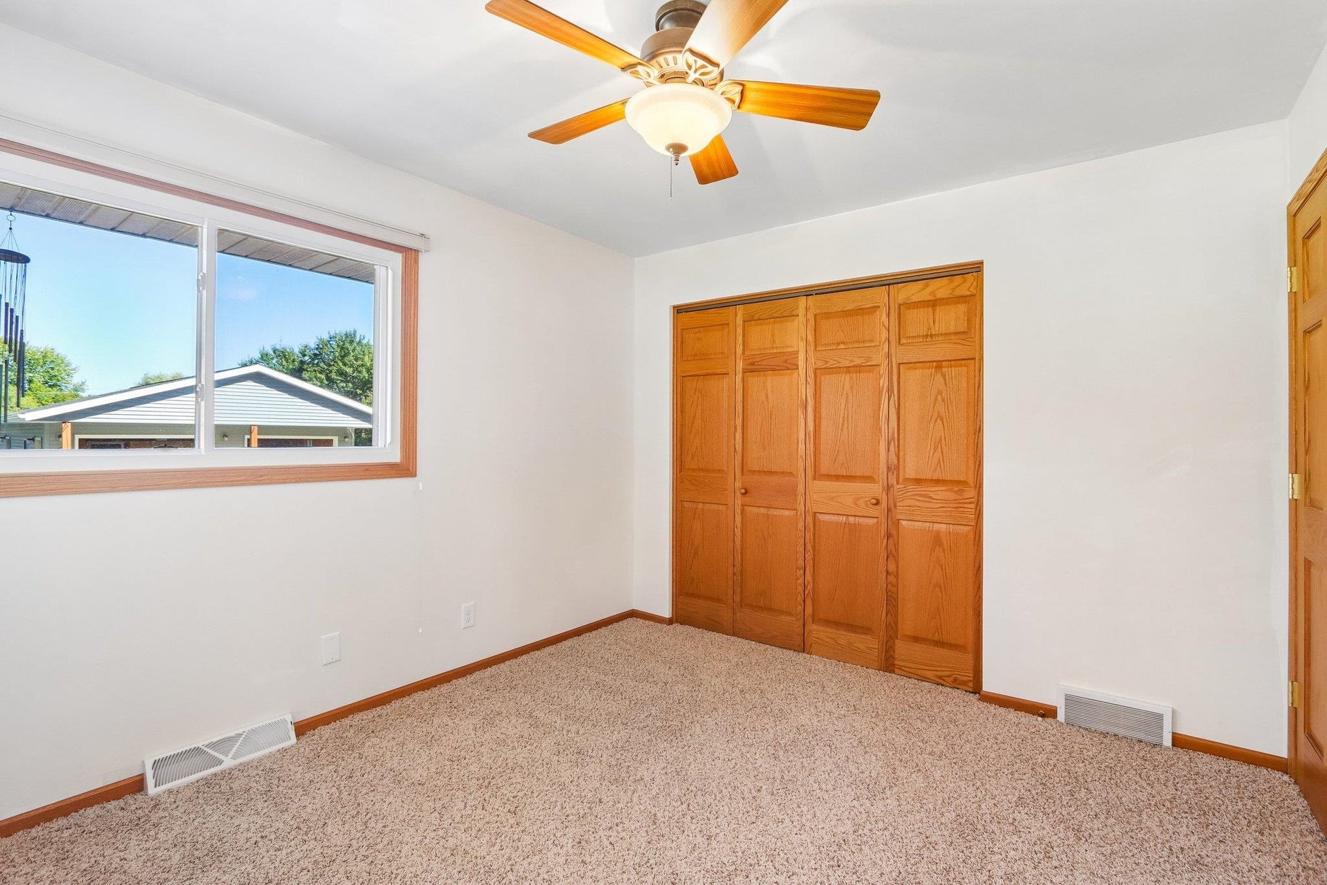 5455 County Road Tt, Sun Prairie, WI 53559