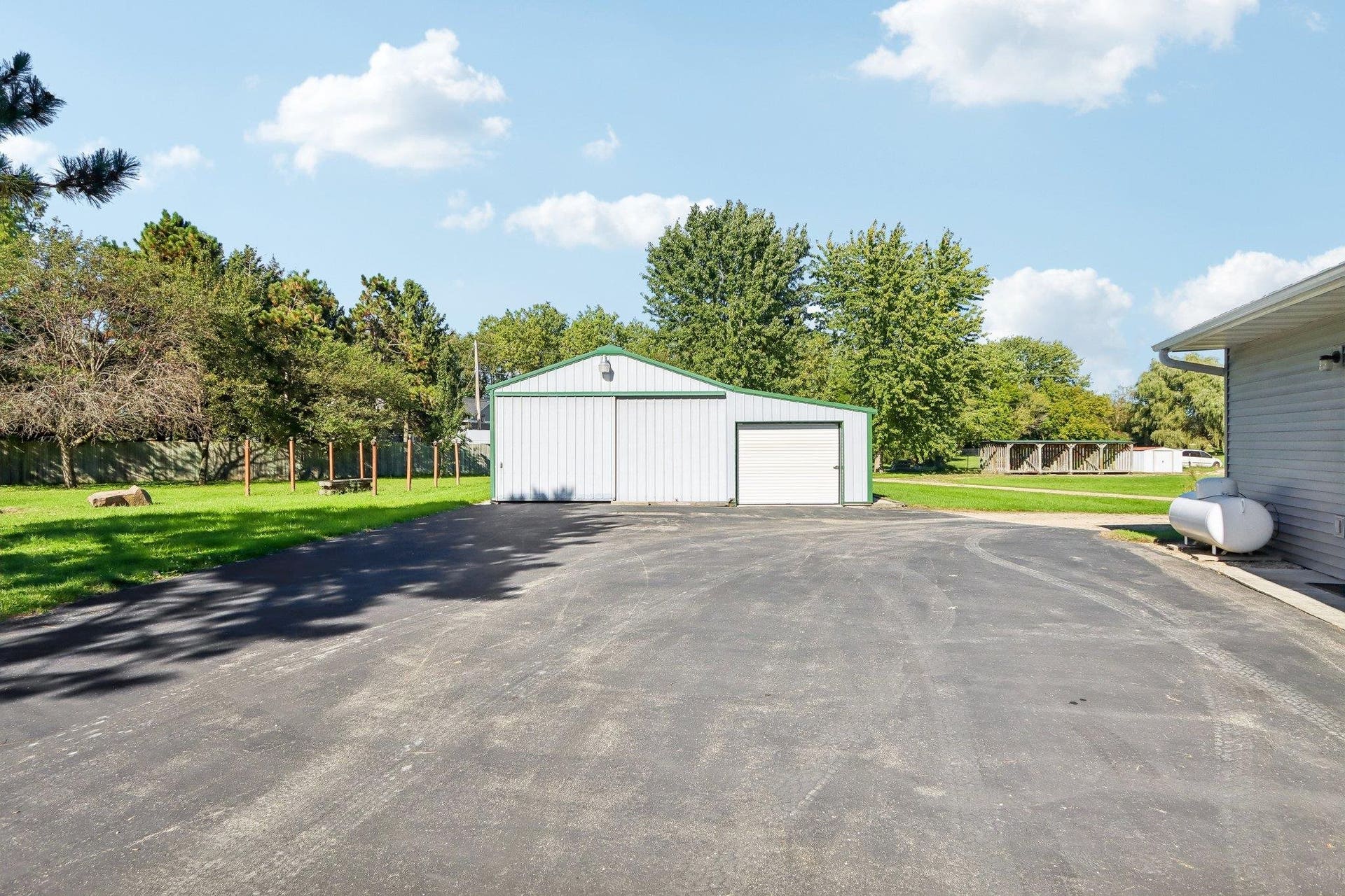 5455 County Road Tt, Sun Prairie, WI 53559