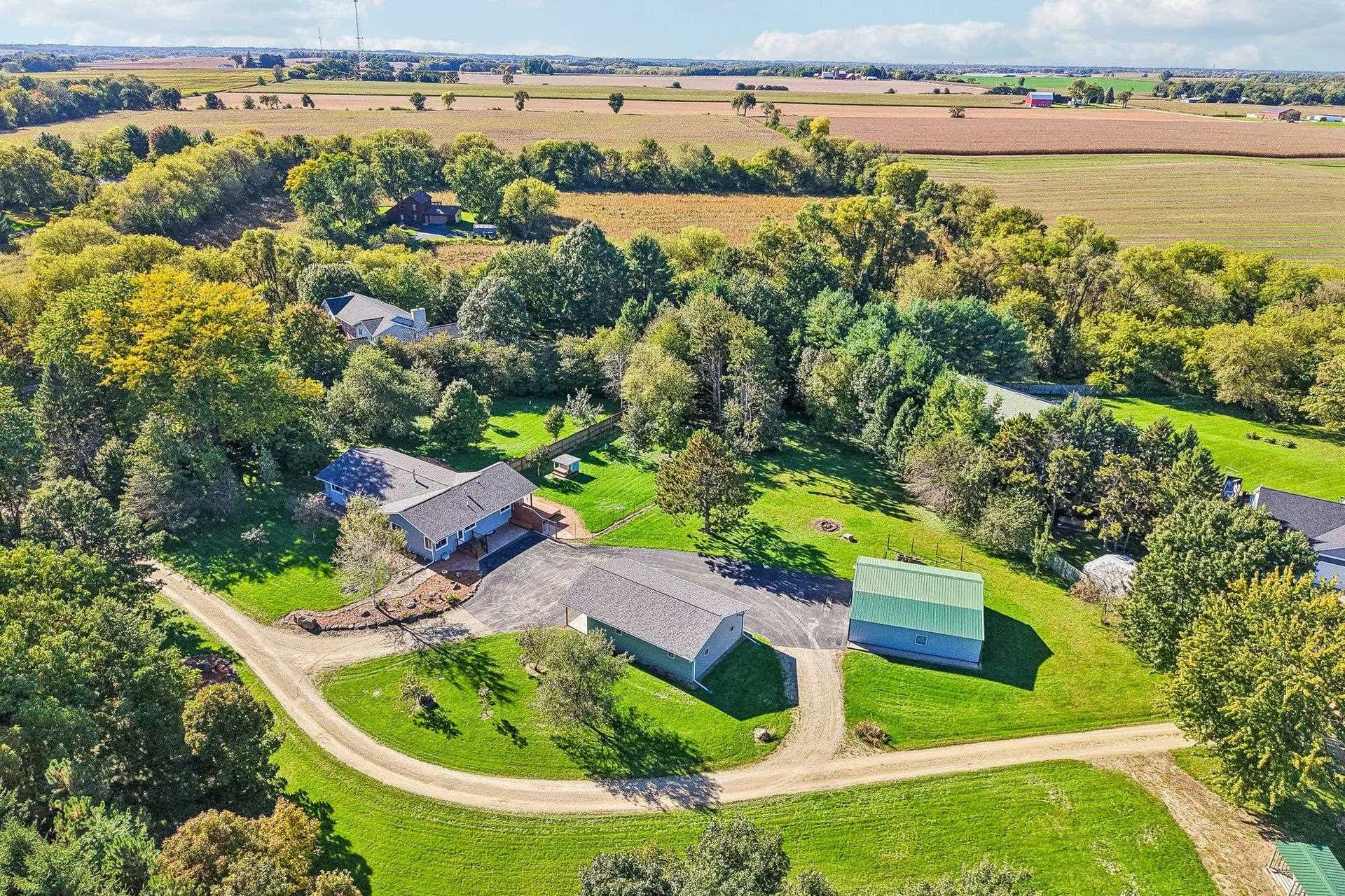 5455 County Road Tt, Sun Prairie, WI 53559