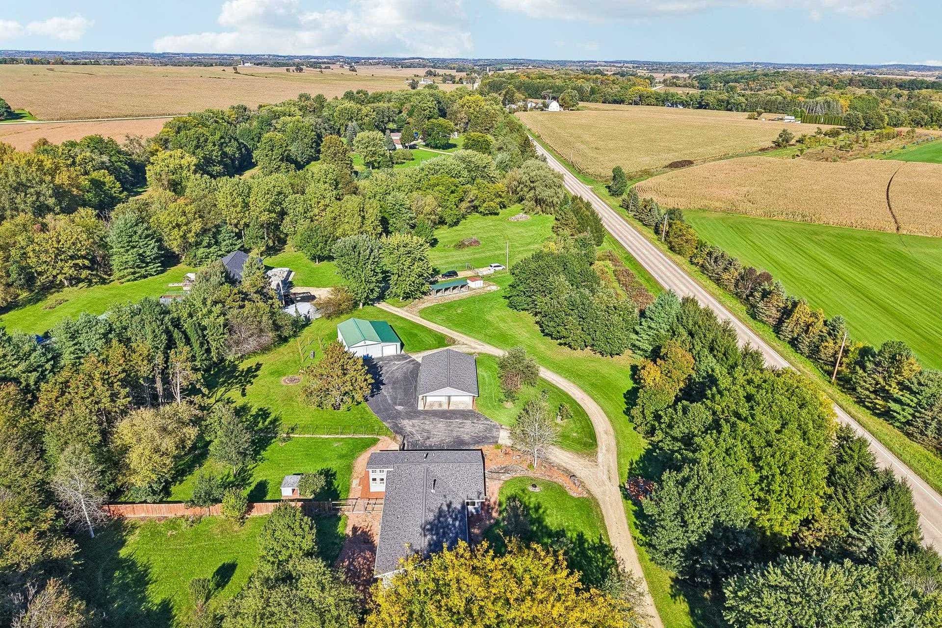 5455 County Road Tt, Sun Prairie, WI 53559