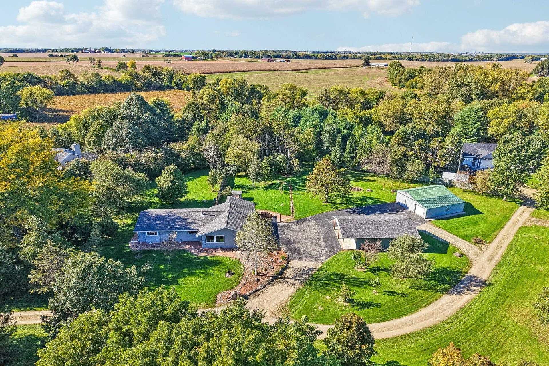 5455 County Road Tt, Sun Prairie, WI 53559
