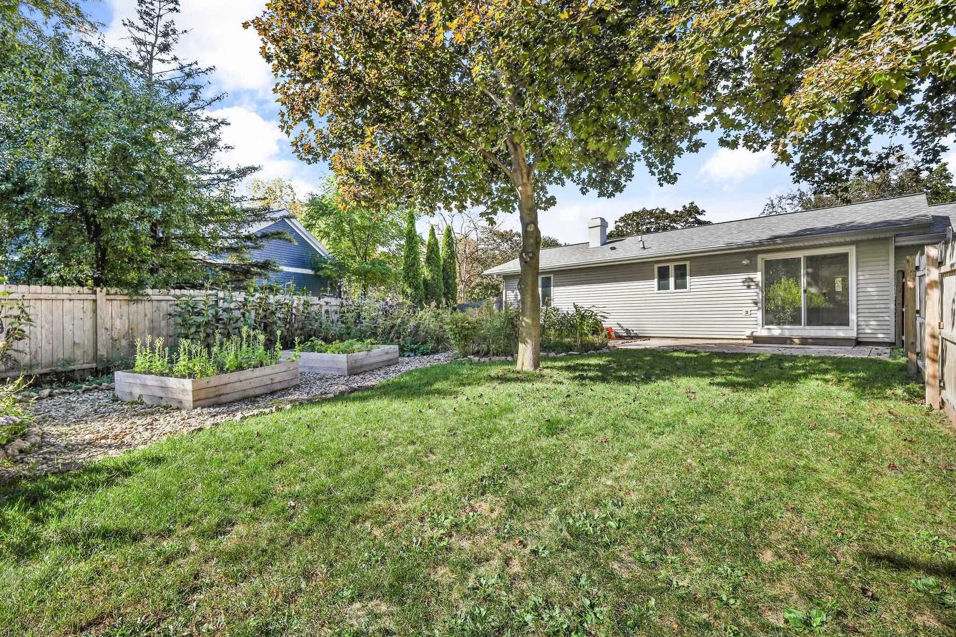 2109-2111 Adderbury Circle, Madison, WI 53711