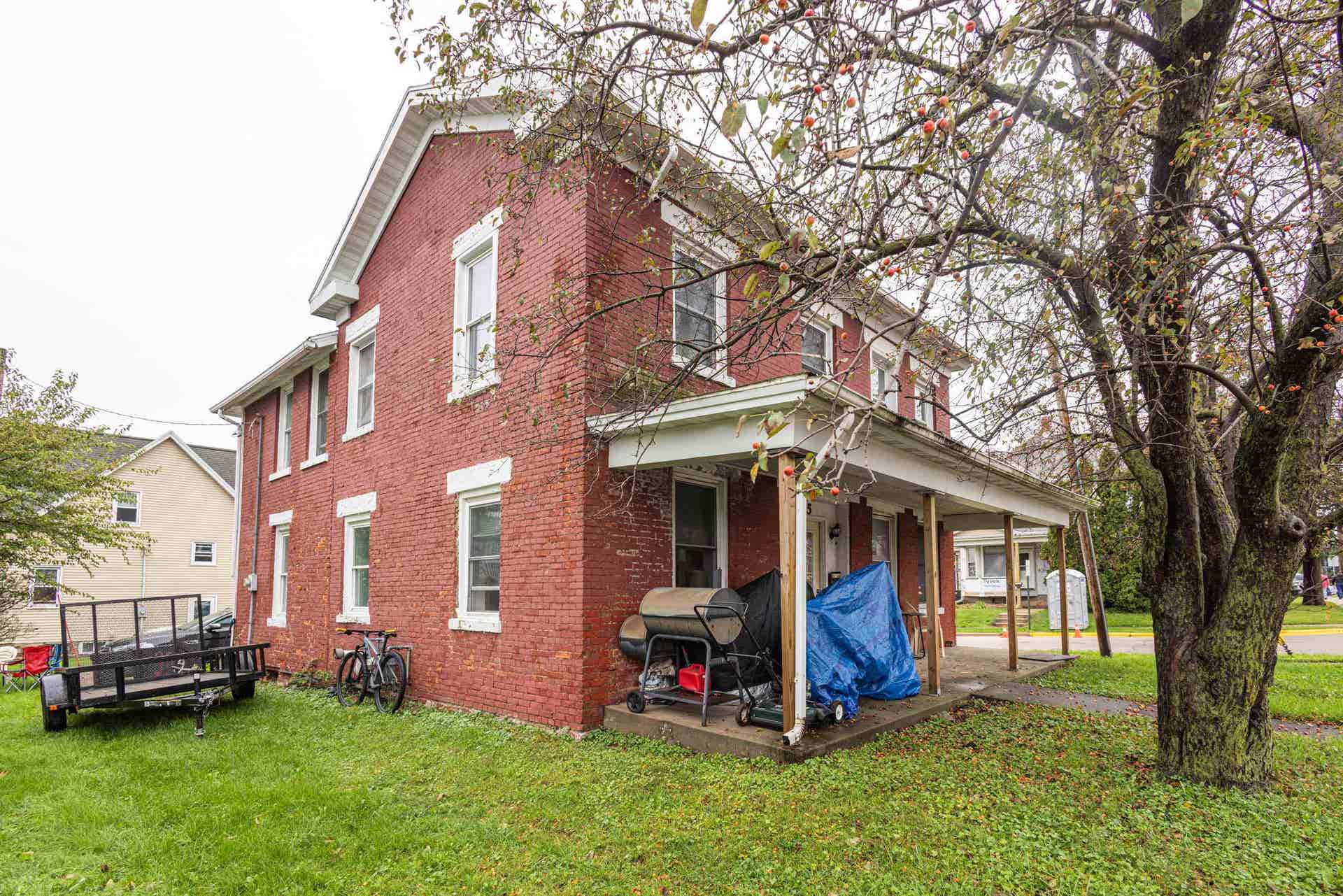 95 W Pine Street, Platteville, WI 53818