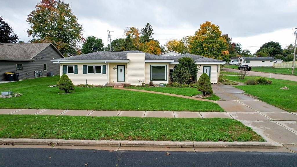 905 East Avenue, Tomah, WI 54660