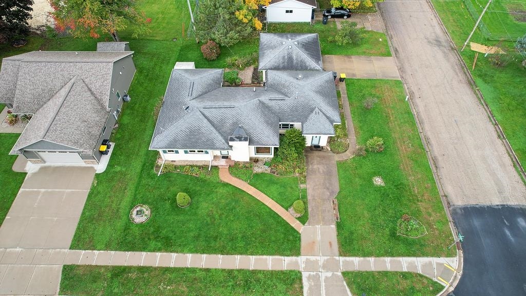 905 East Avenue, Tomah, WI 54660