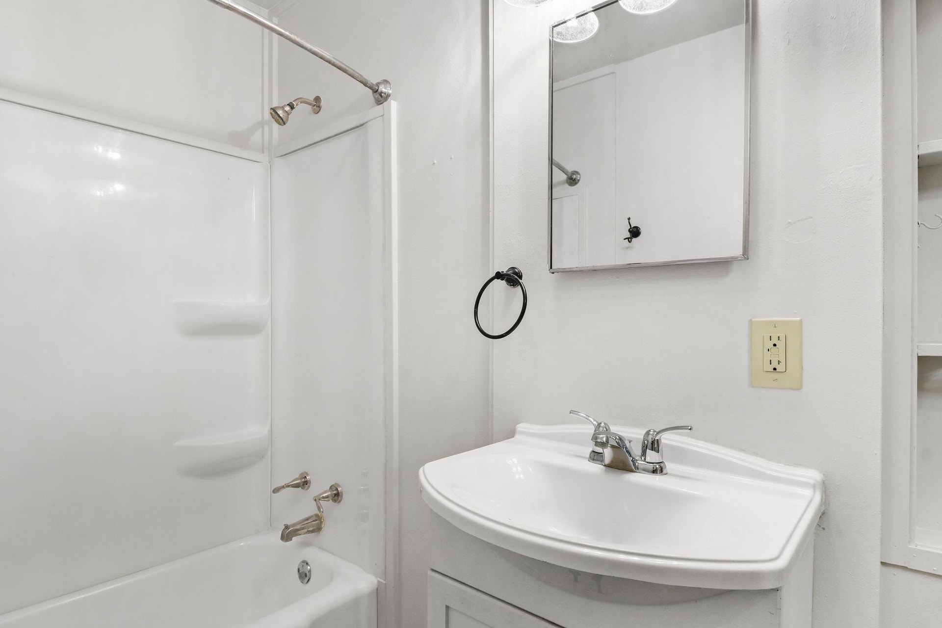 225 Hillside Avenue, Stoughton, WI 53589