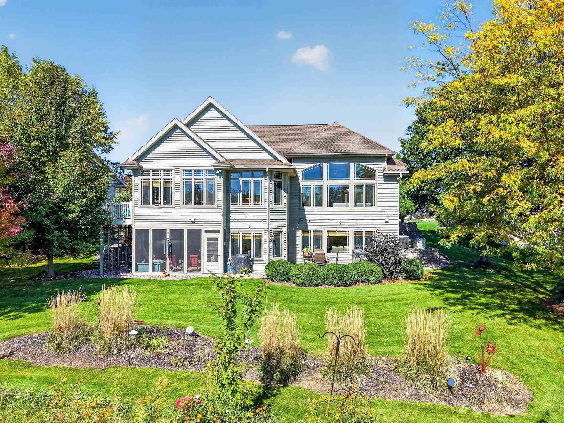328 Vista Circle, Columbus, WI 53925