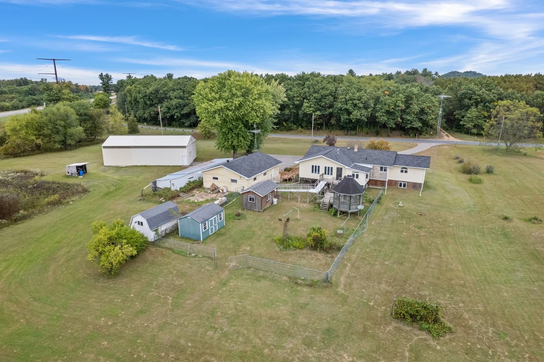 W6407 Welch Prairie Road, Lisbon, WI 53950