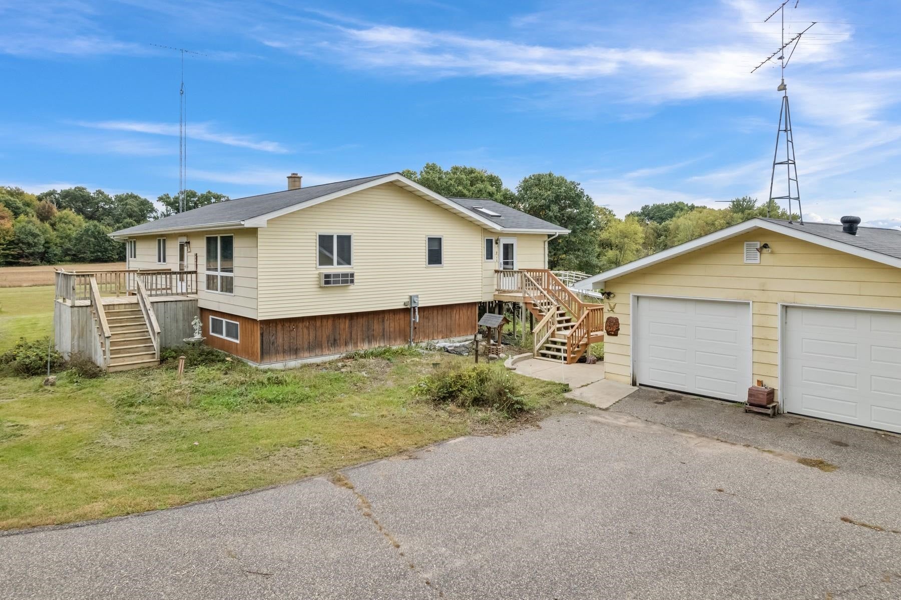 W6407 Welch Prairie Road, Lisbon, WI 53950
