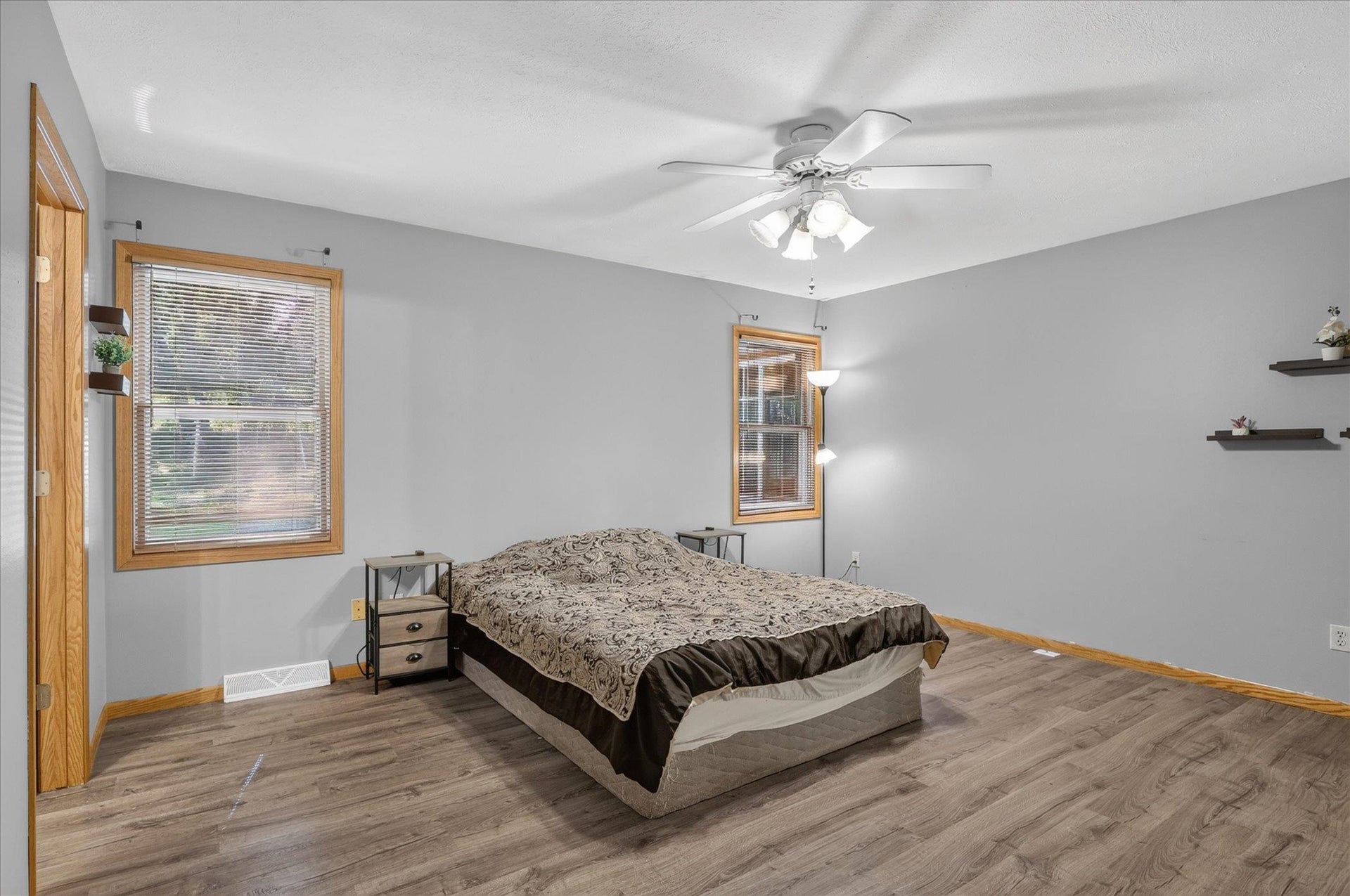 1222 E Lakeside Drive, Milton, WI 53534