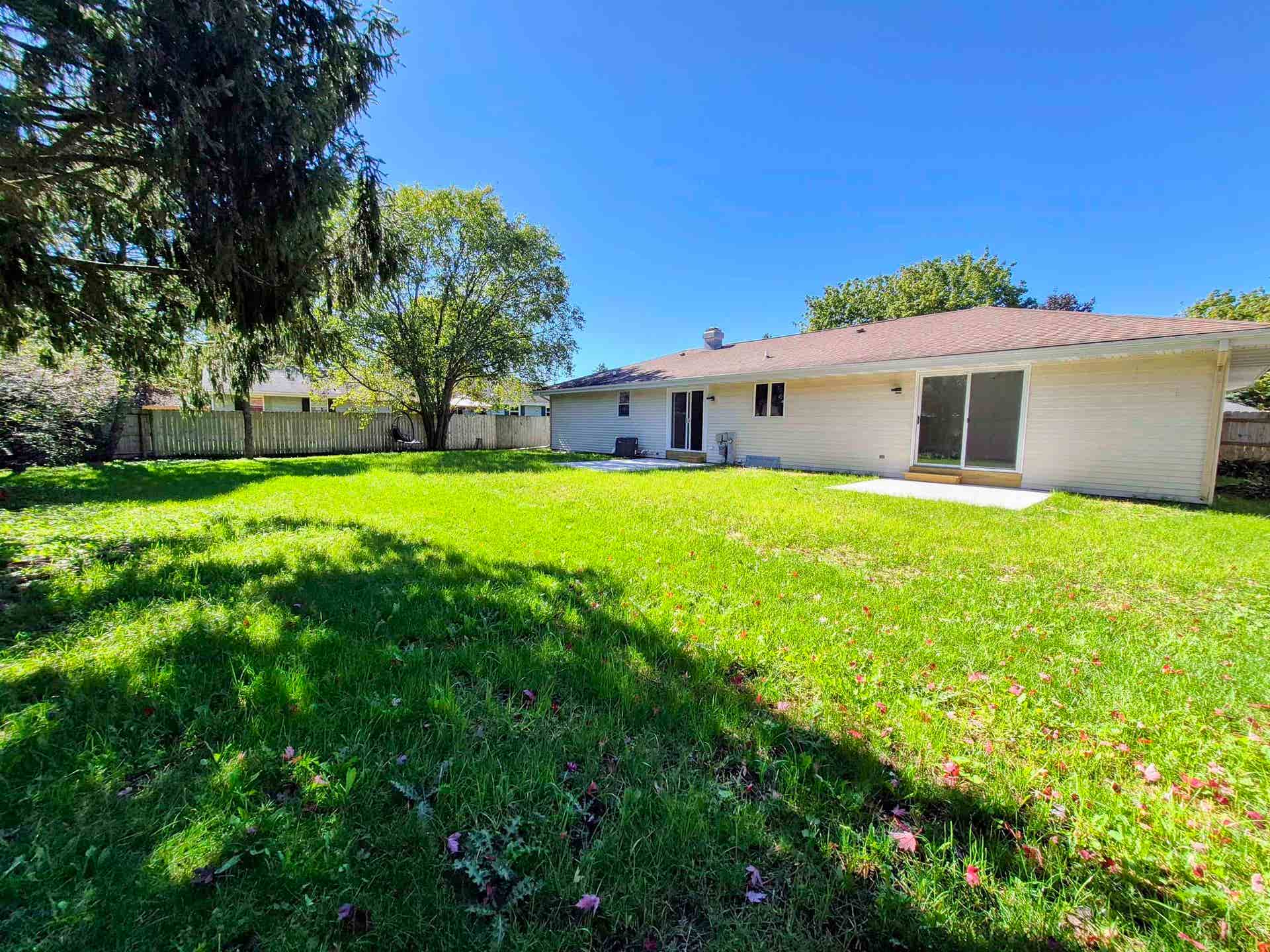 1212 N Wuthering Hills Drive, Janesville, WI 53546