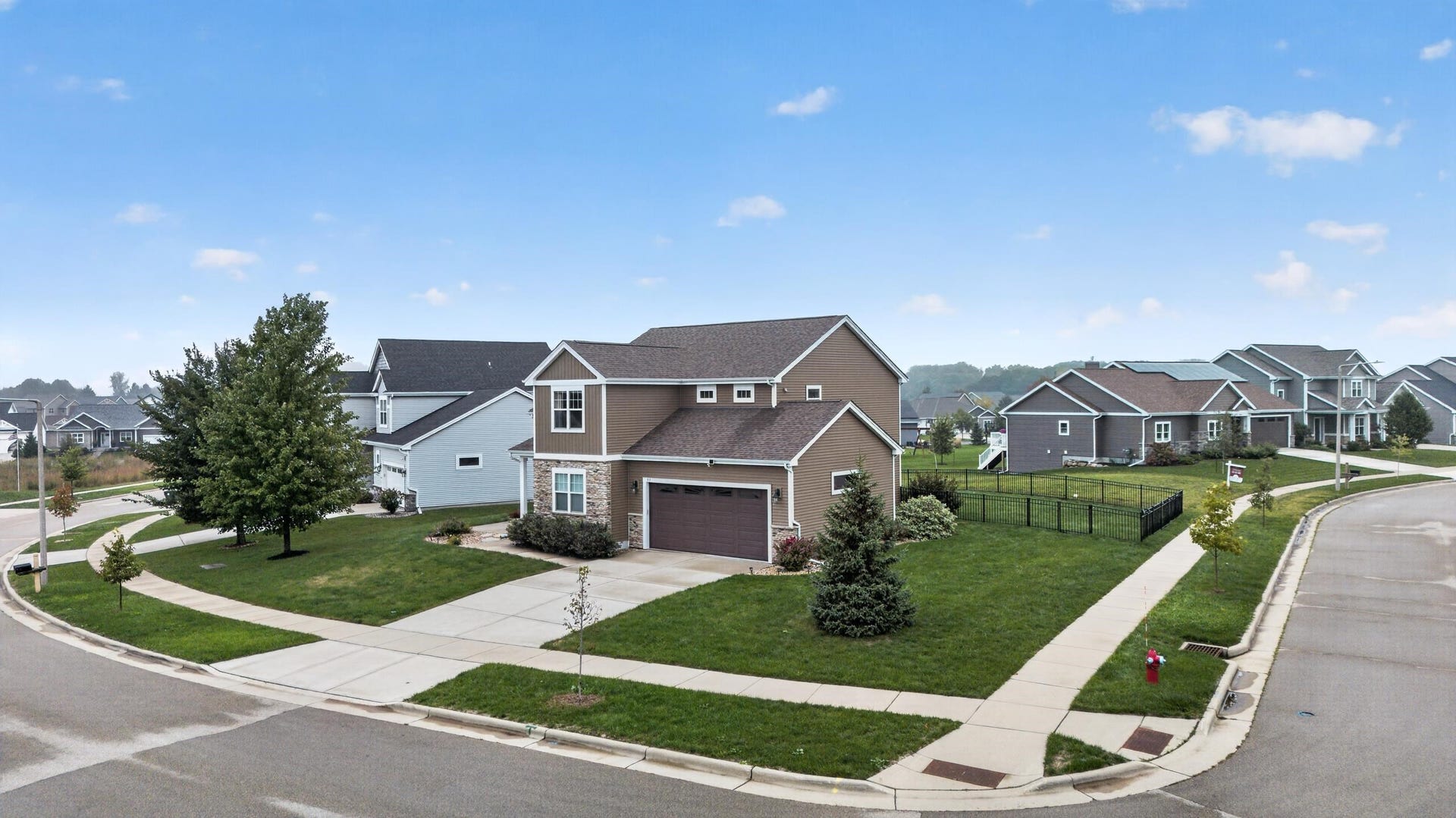 517 Dragon Willow Lane, Madison, WI 53562