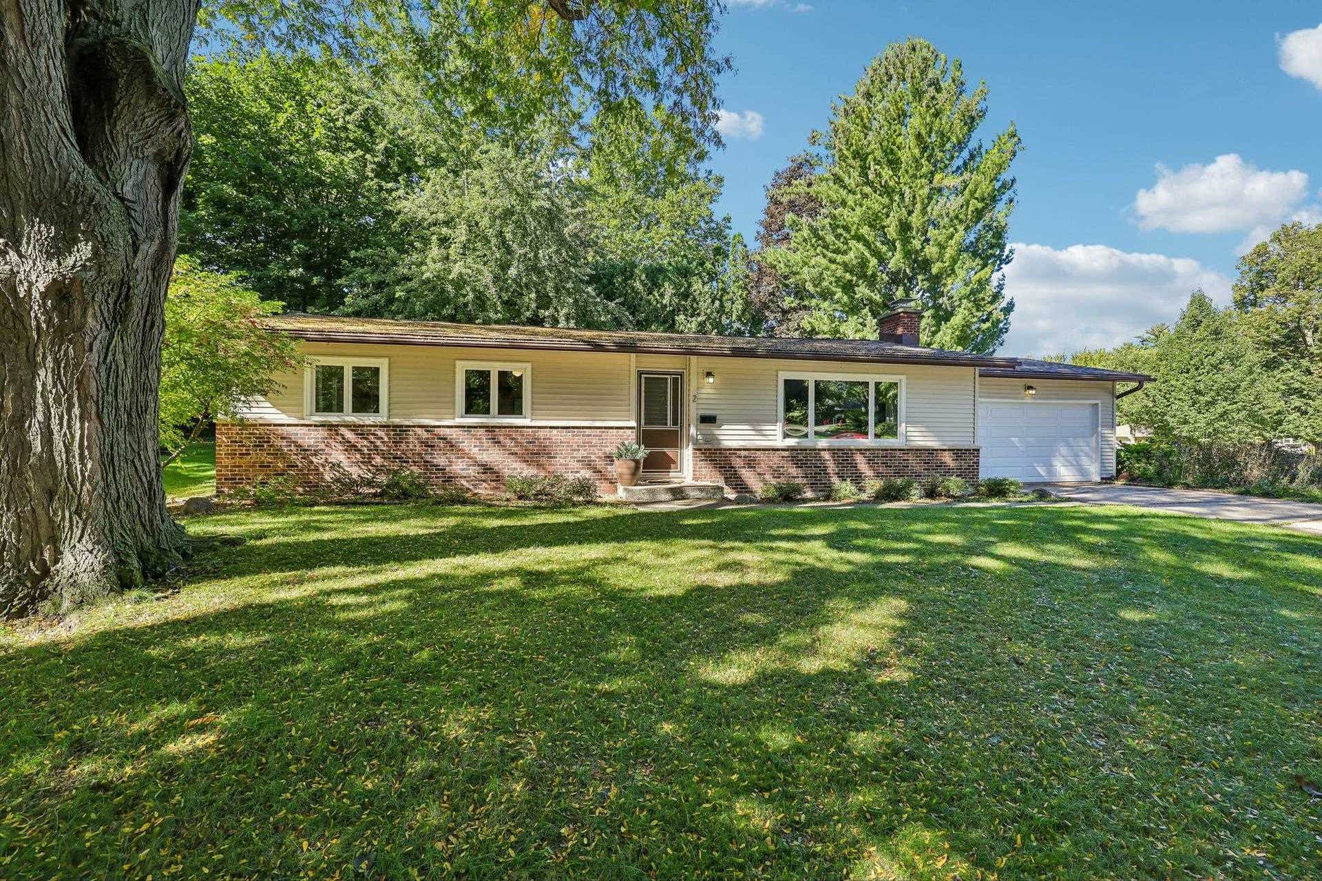 2 Carillon Drive, Madison, WI 53705