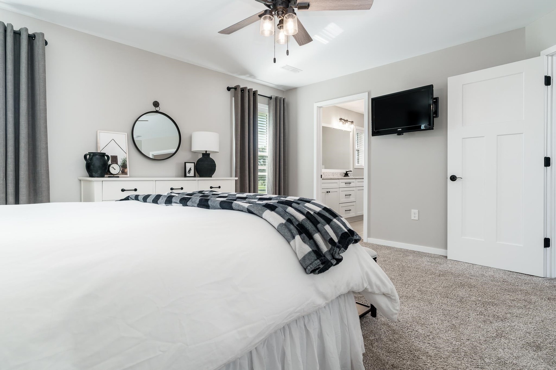 3185 S Jackdaws Drive, Beloit, WI 53511