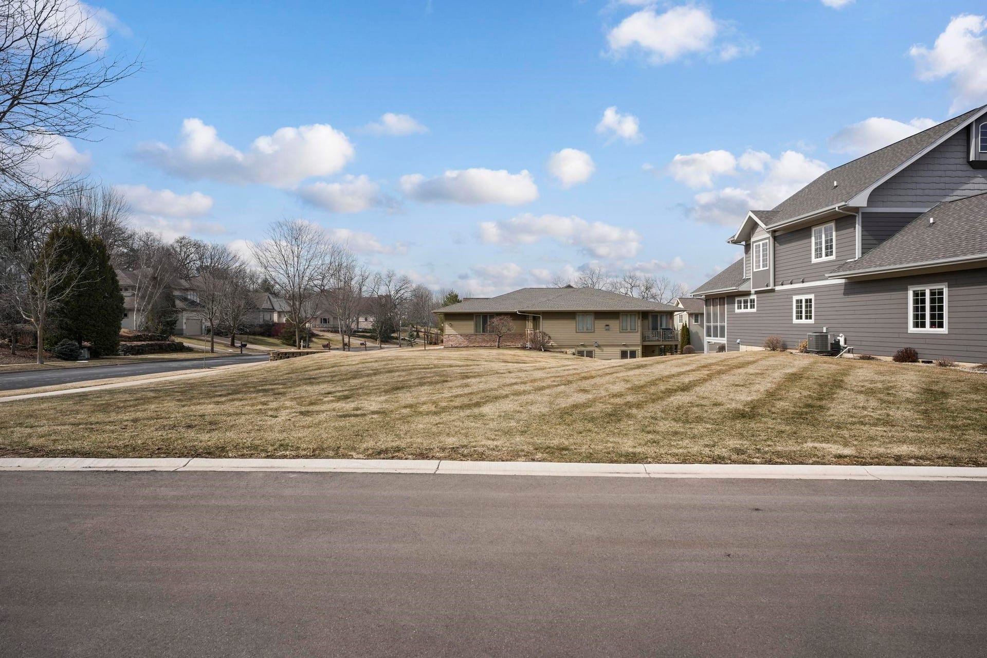 11 Arboredge Way, Fitchburg, WI 53711