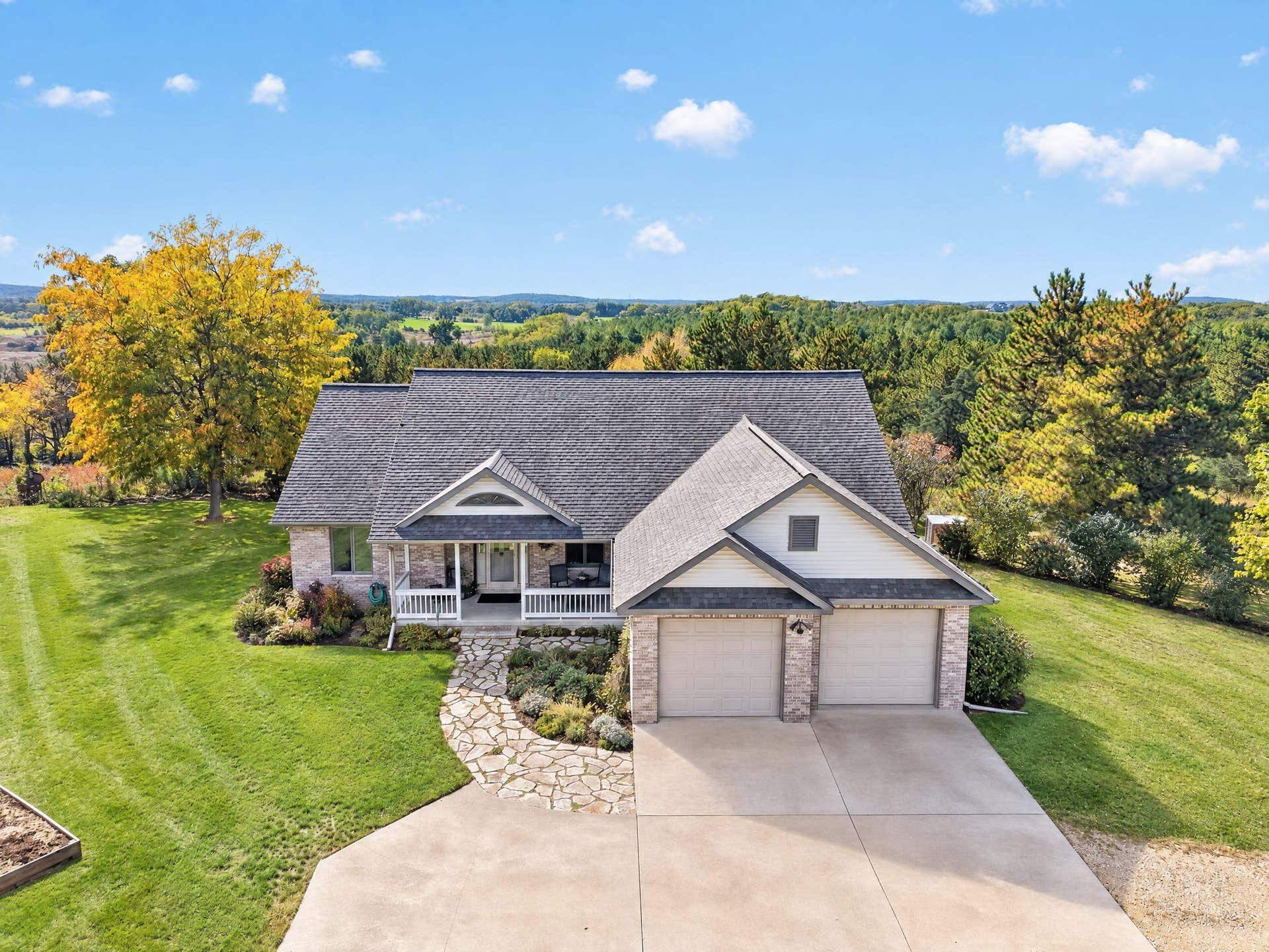 W7247 Grand Avenue, Kingston, WI 53926