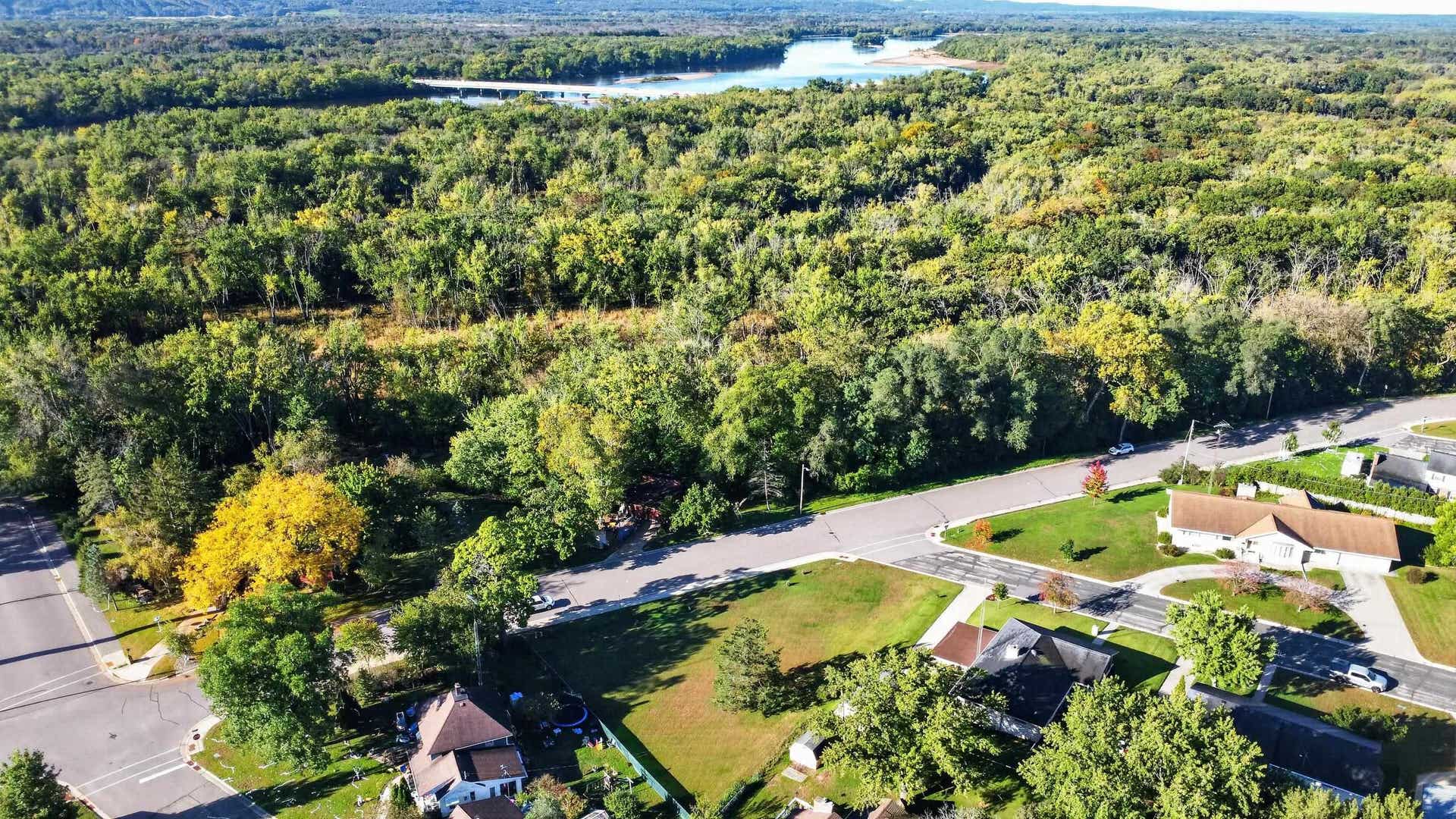 302 Bluffview Court, Portage, WI 53901
