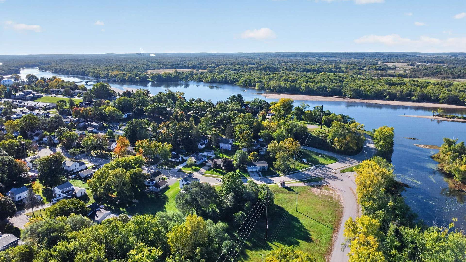 302 Bluffview Court, Portage, WI 53901