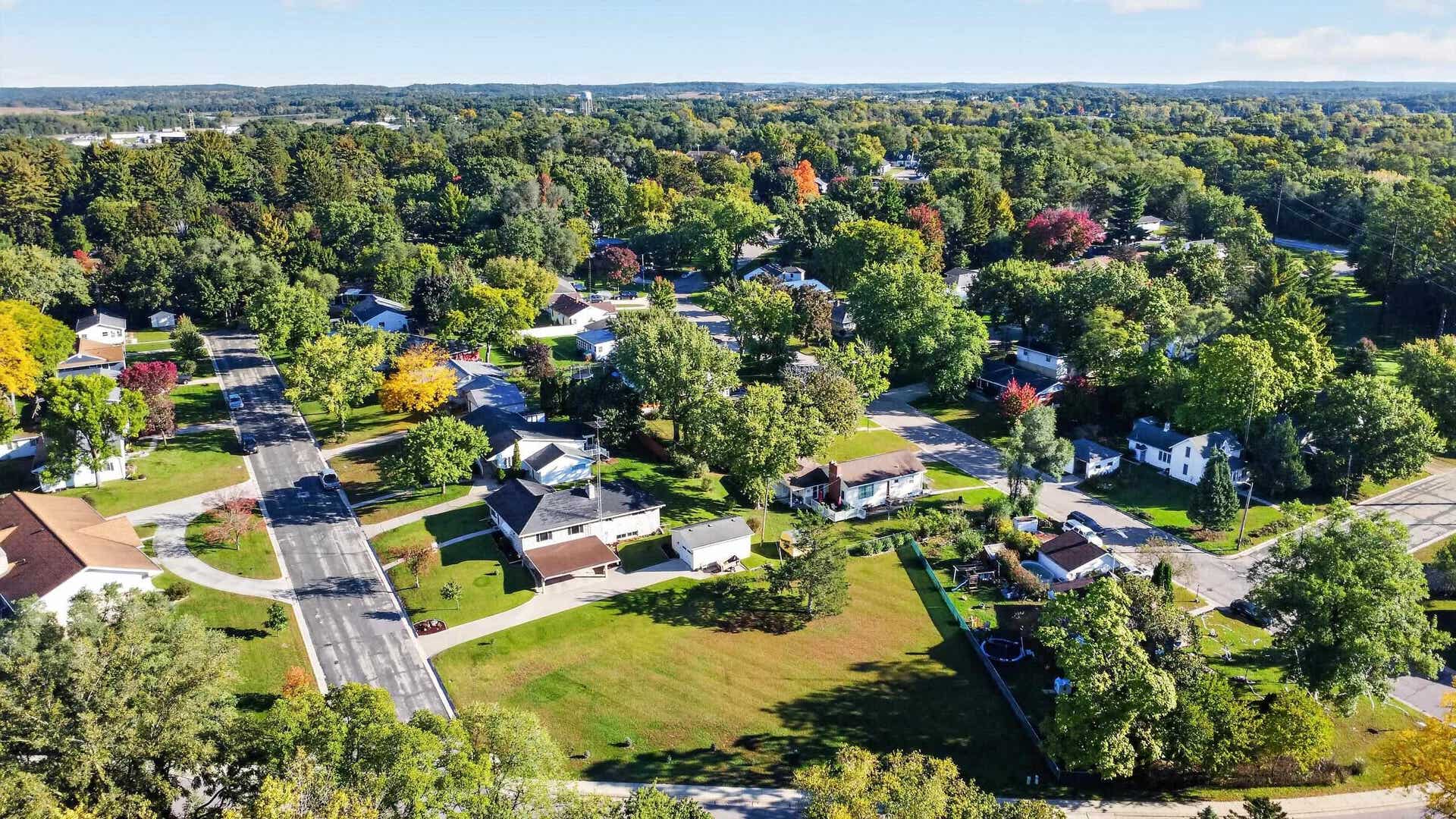 302 Bluffview Court, Portage, WI 53901