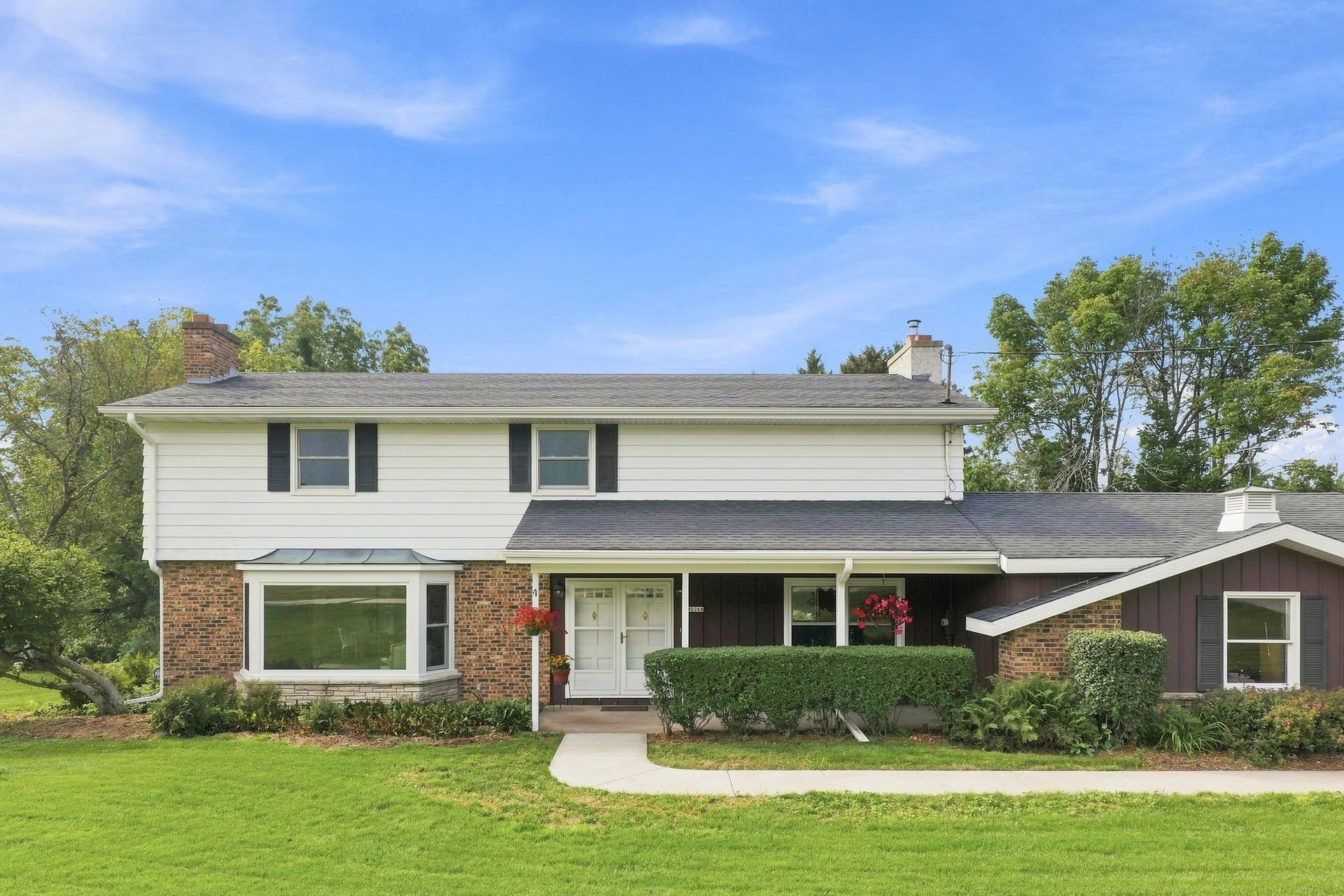 W2268 Ledgeview Road, Brooklyn, WI 54941