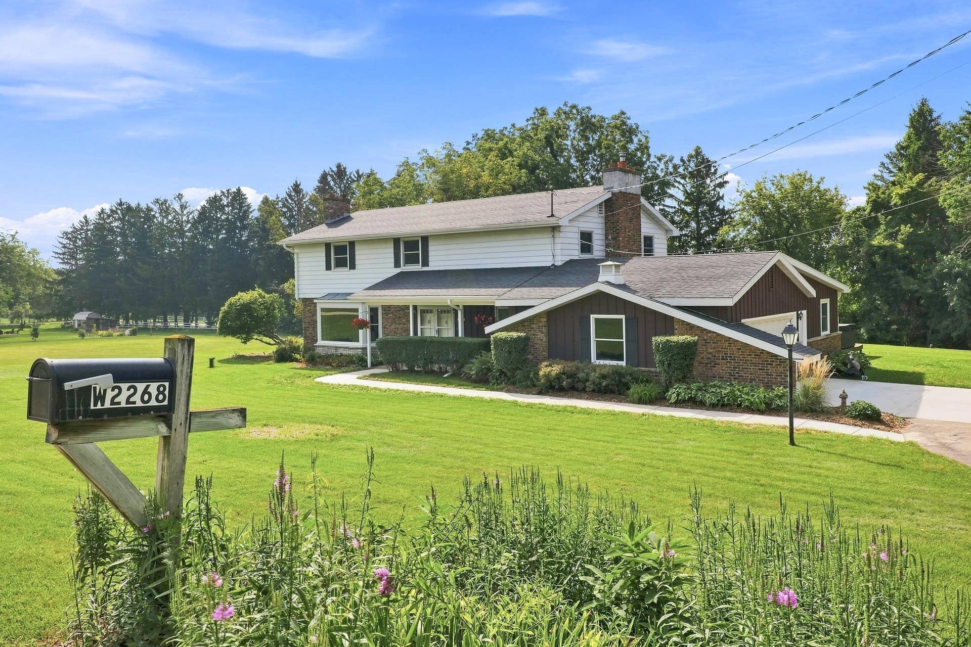 W2268 Ledgeview Road, Brooklyn, WI 54941