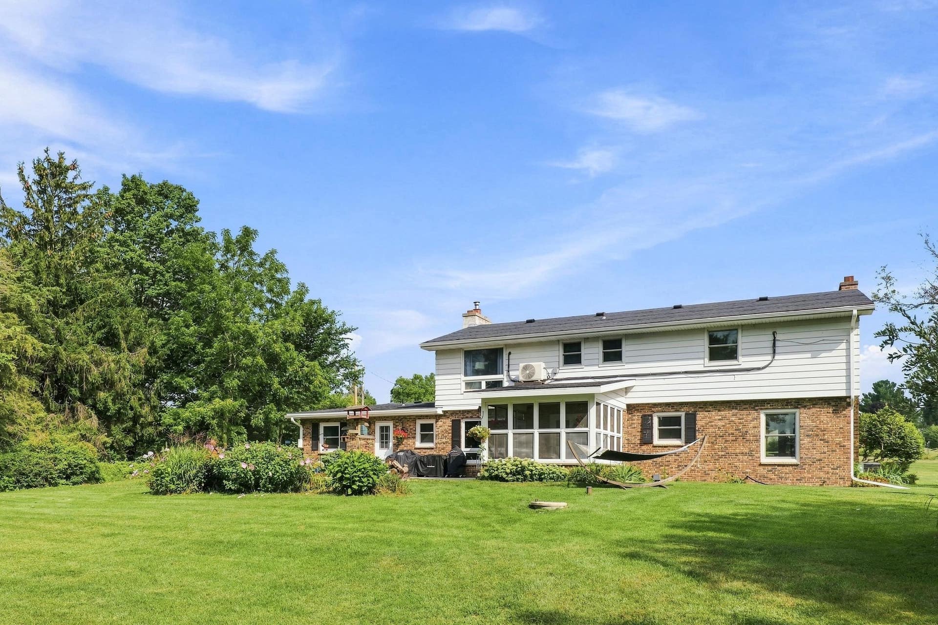 W2268 Ledgeview Road, Brooklyn, WI 54941