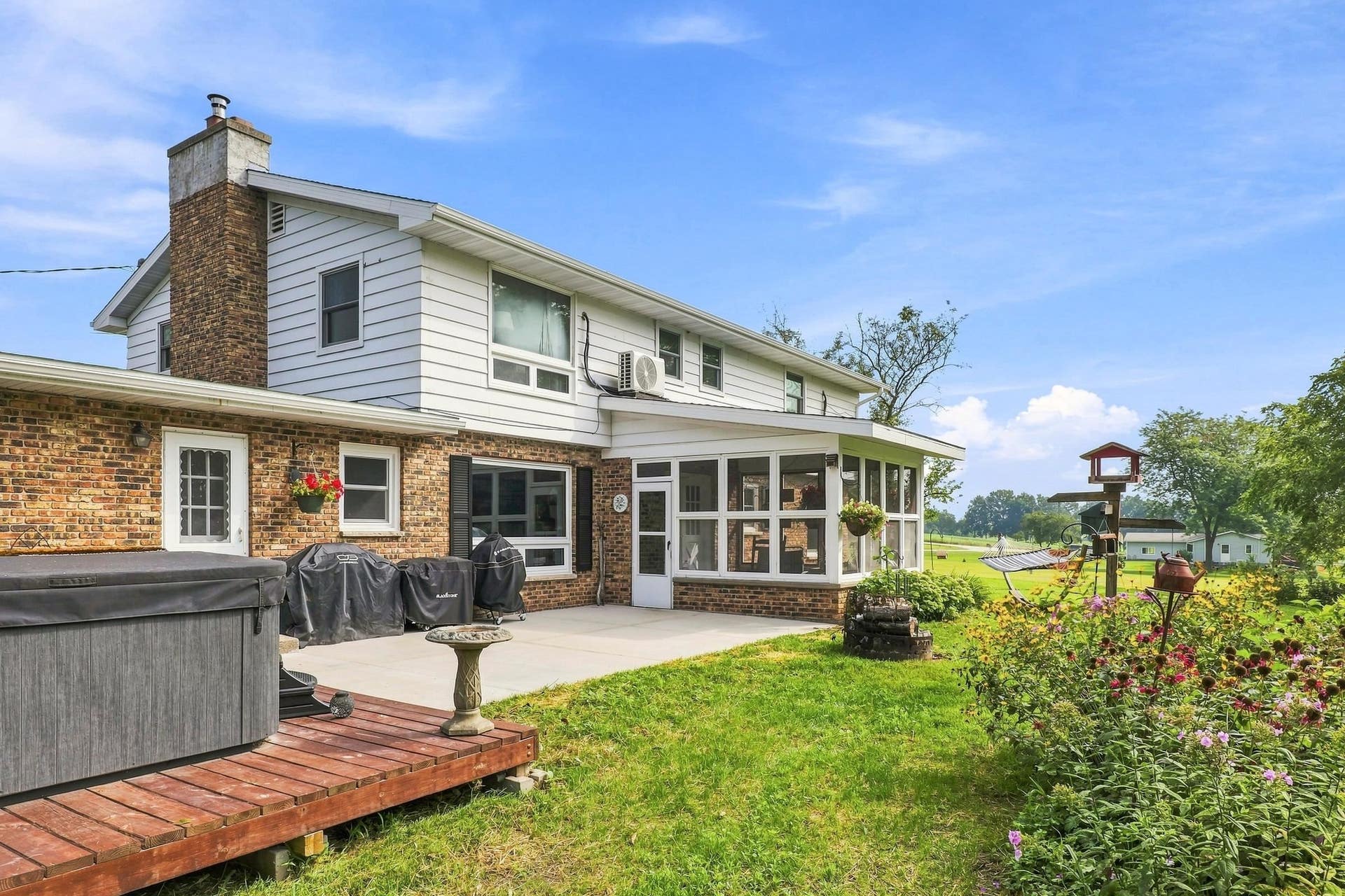 W2268 Ledgeview Road, Brooklyn, WI 54941