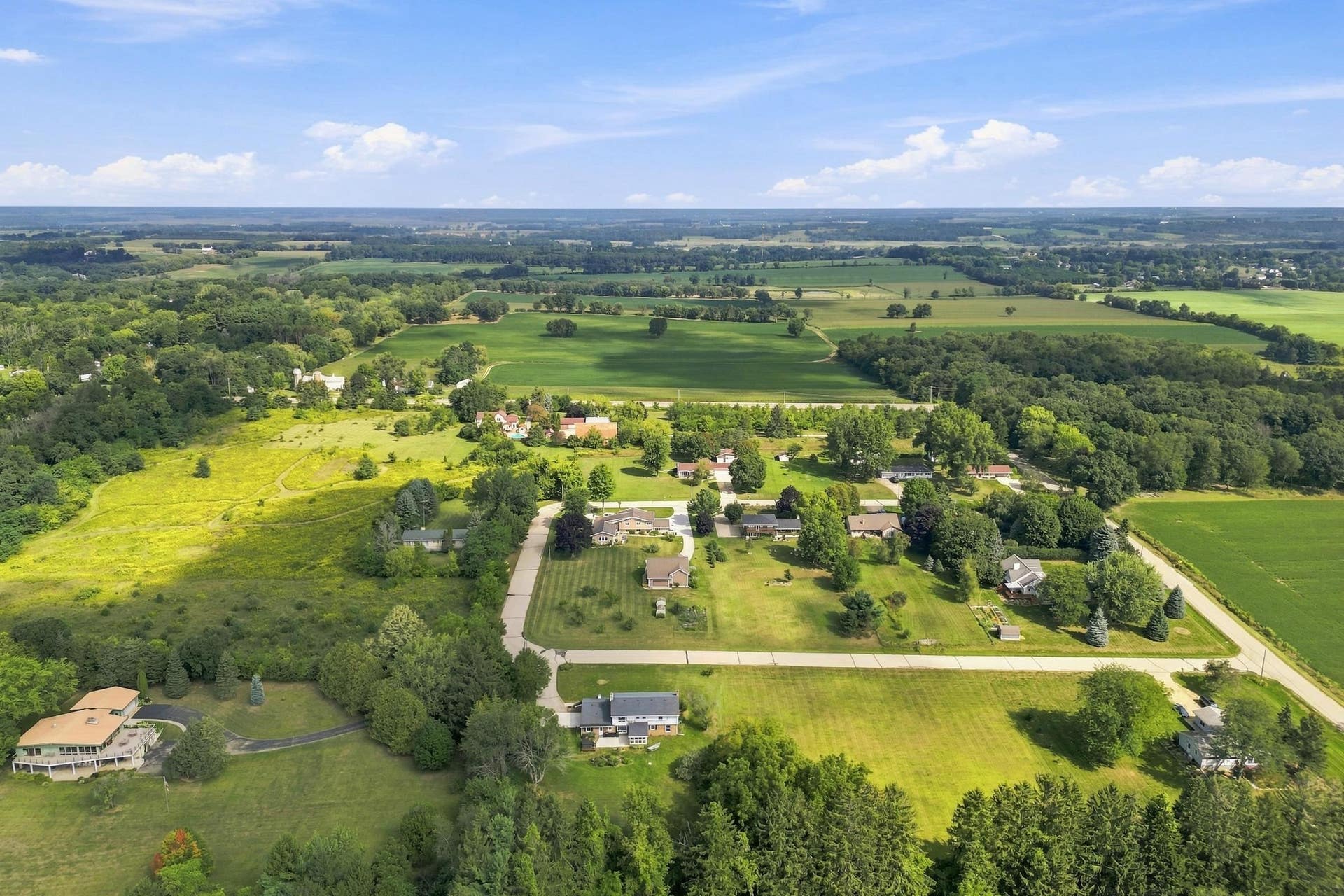 W2268 Ledgeview Road, Brooklyn, WI 54941
