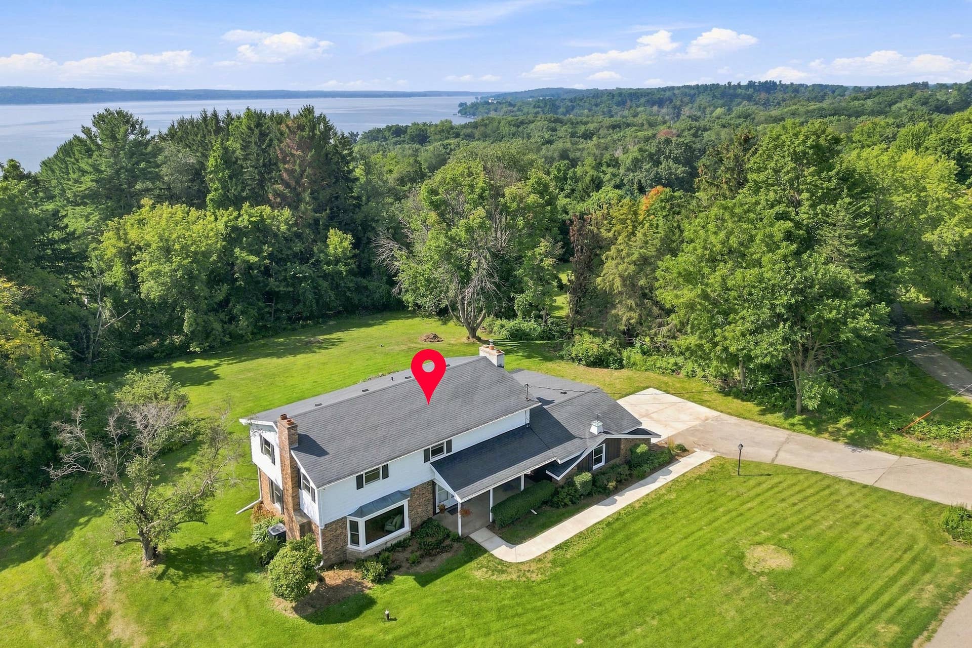 W2268 Ledgeview Road, Brooklyn, WI 54941