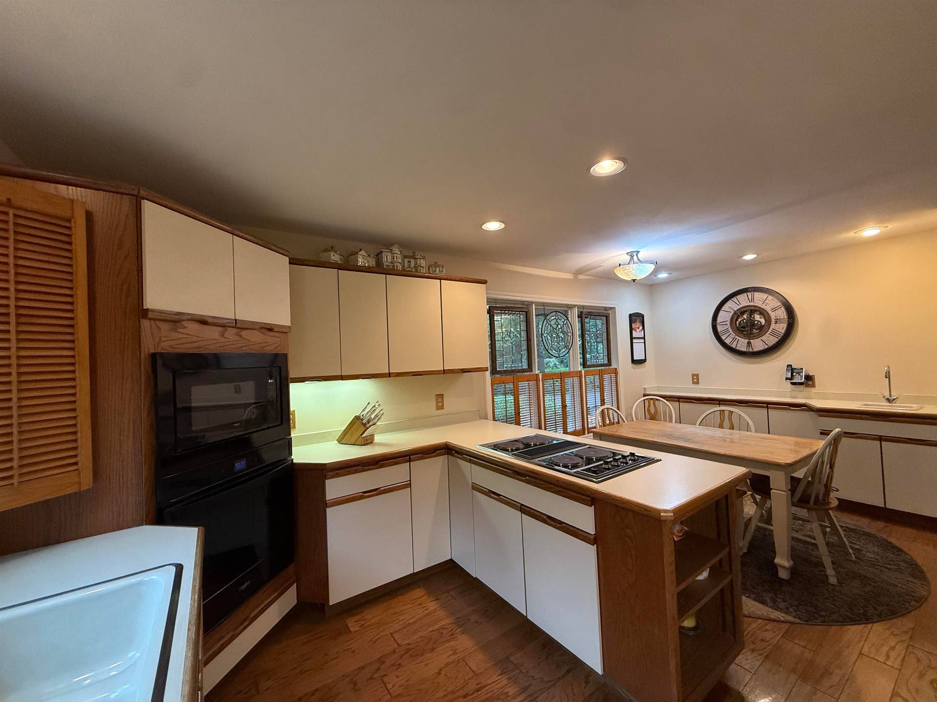 30 Shadowwood Court, Janesville, WI 53548