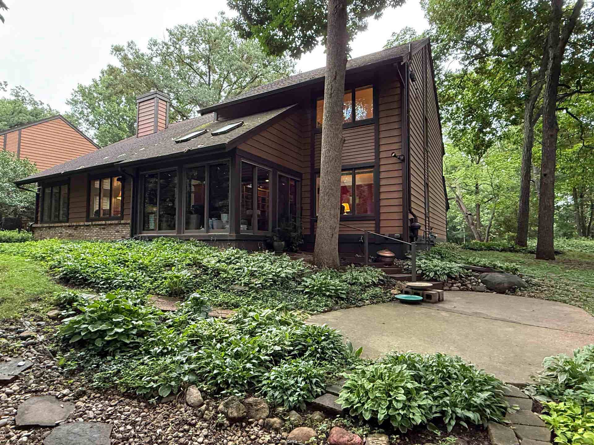 30 Shadowwood Court, Janesville, WI 53548