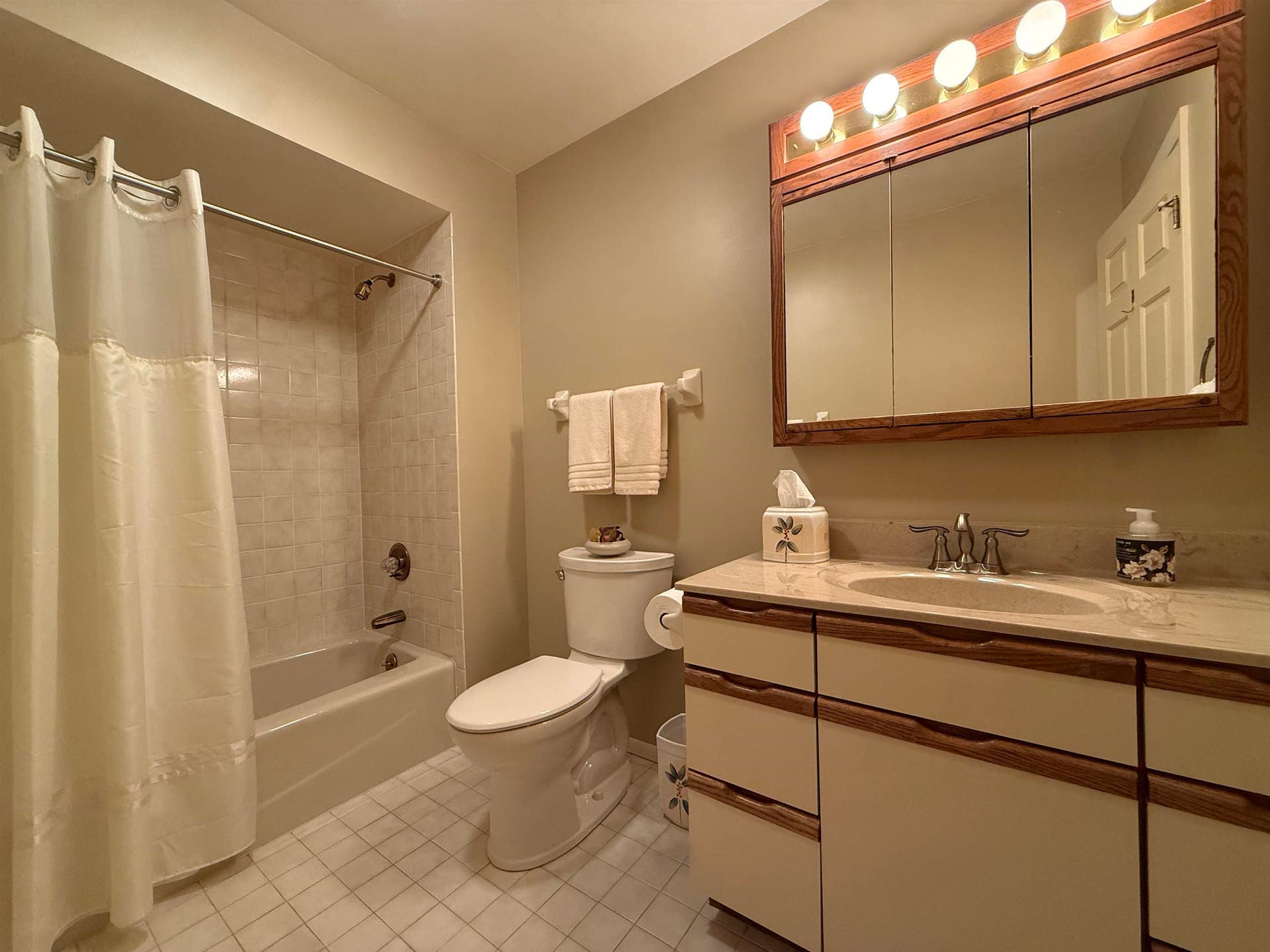 30 Shadowwood Court, Janesville, WI 53548