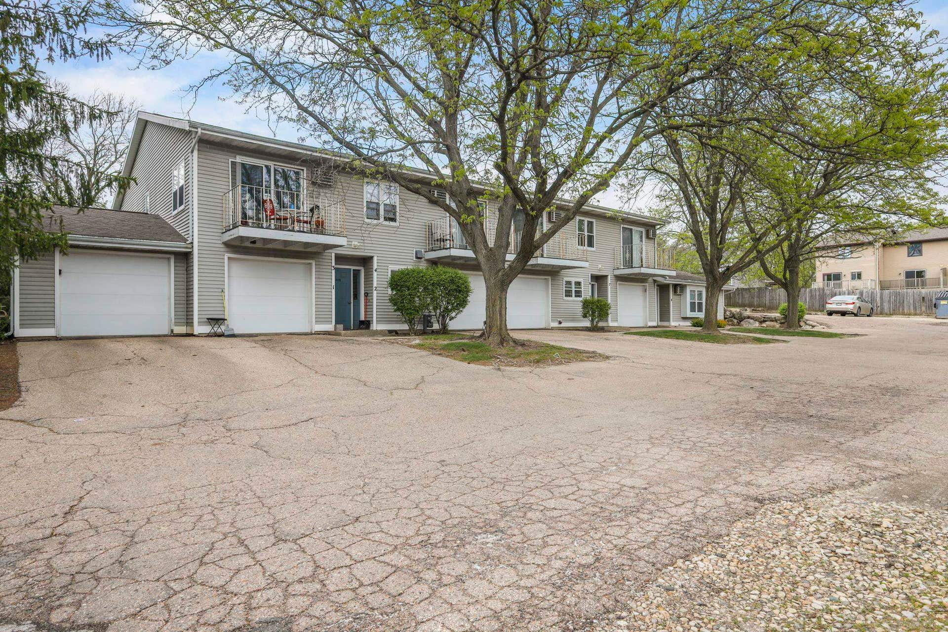1049 & 1057 Mc Kenna Boulevard, Madison, WI 53719